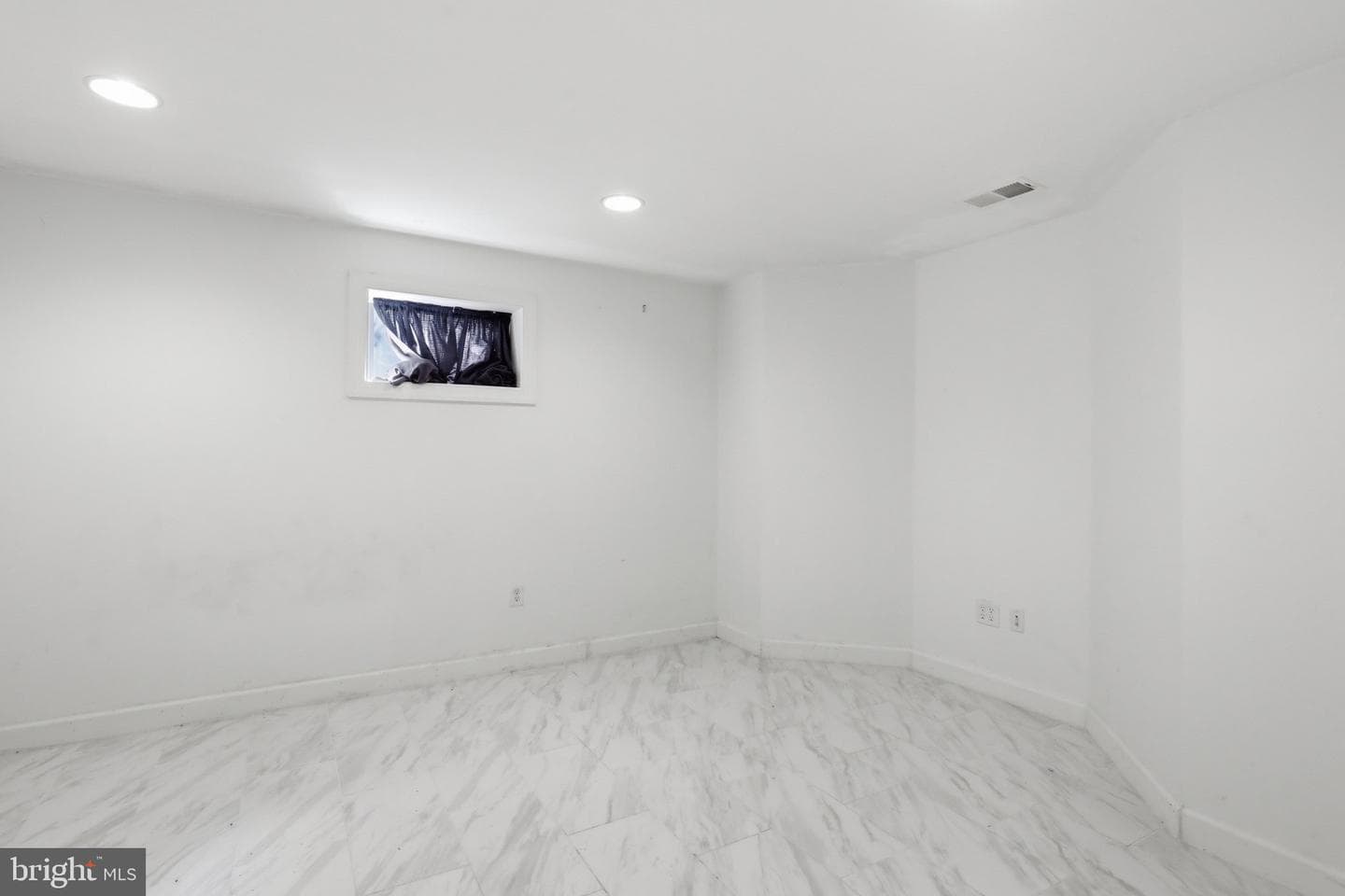 2419 Somerset Road photo 76