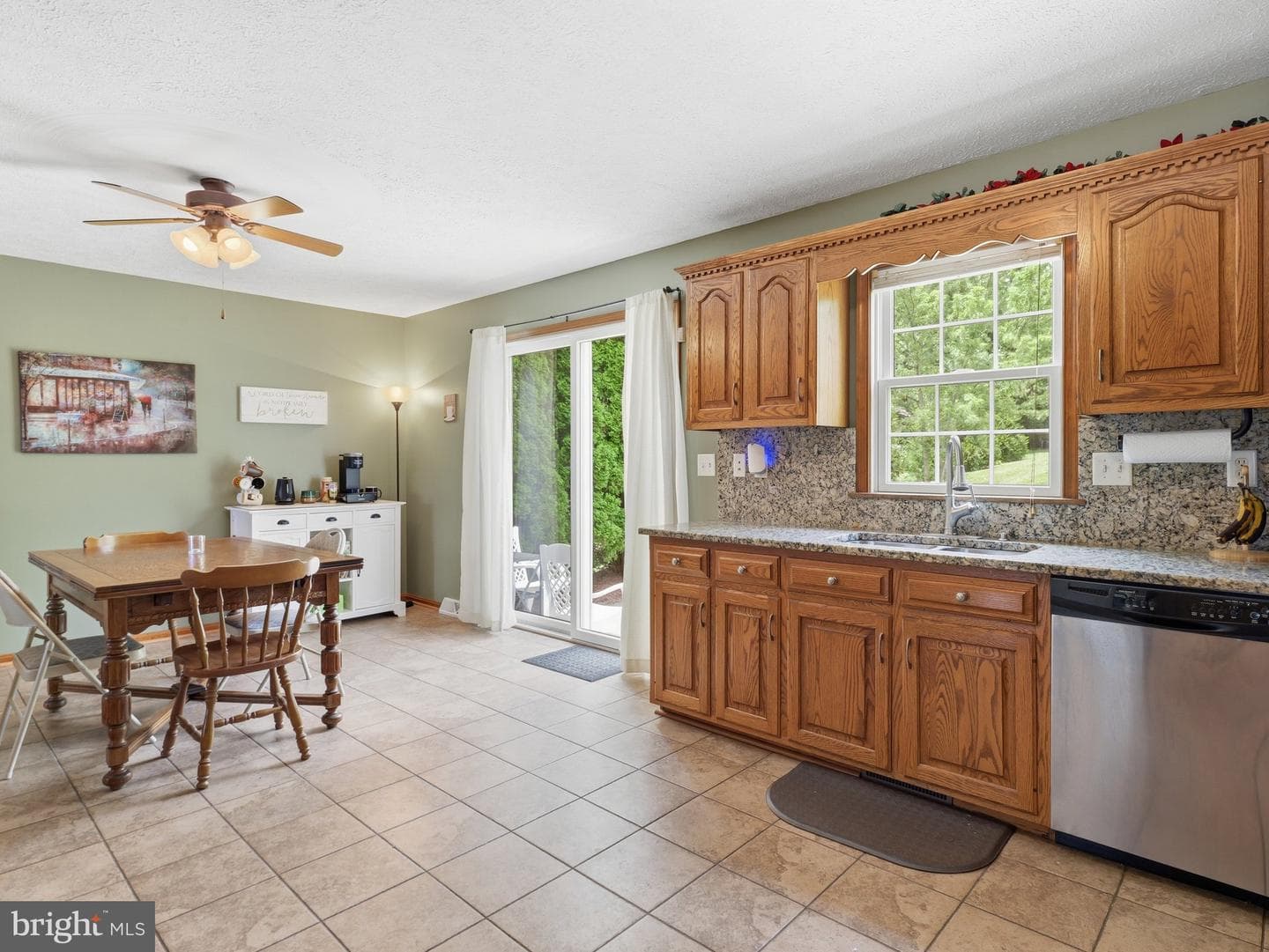1553 Vaughn Drive photo 10