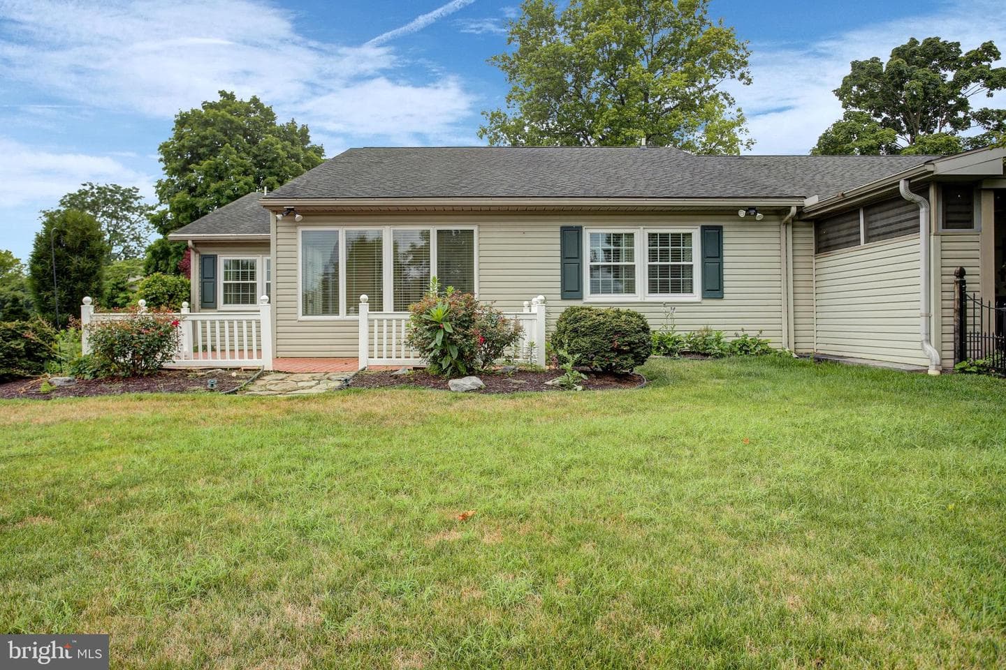 127 Chancellor Drive photo 36