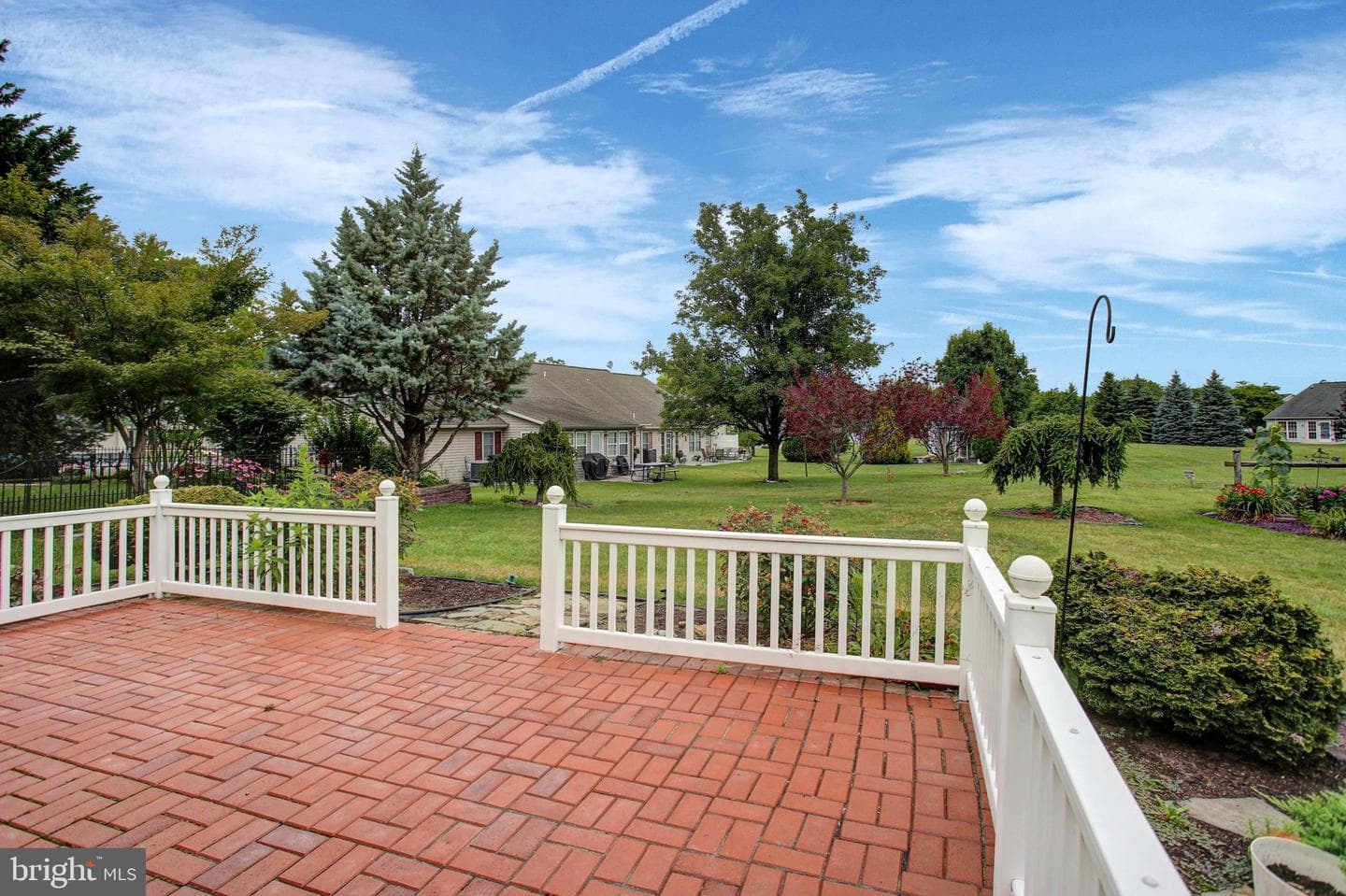 127 Chancellor Drive photo 39