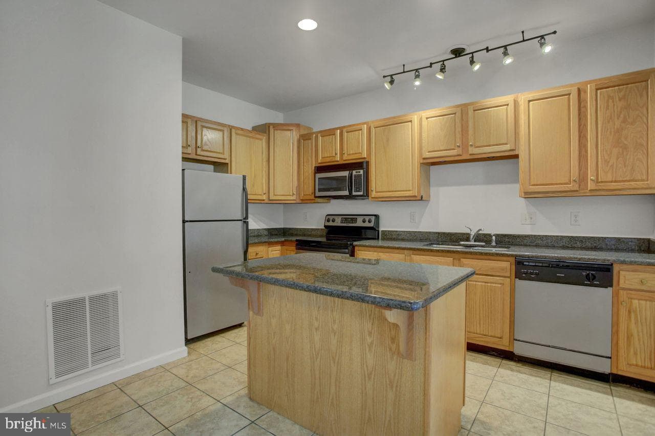 218 Meriweather Drive photo 10