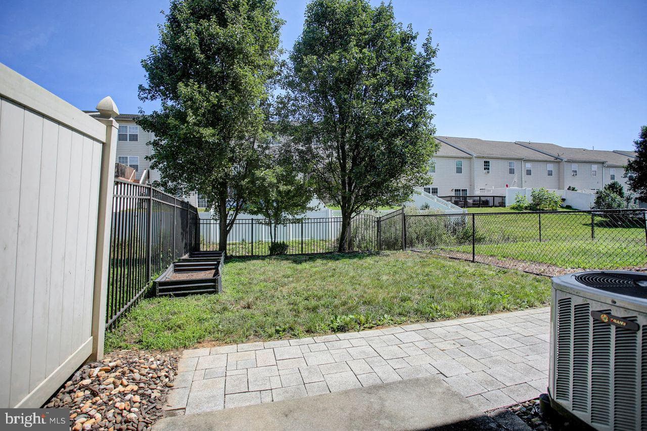 218 Meriweather Drive photo 37