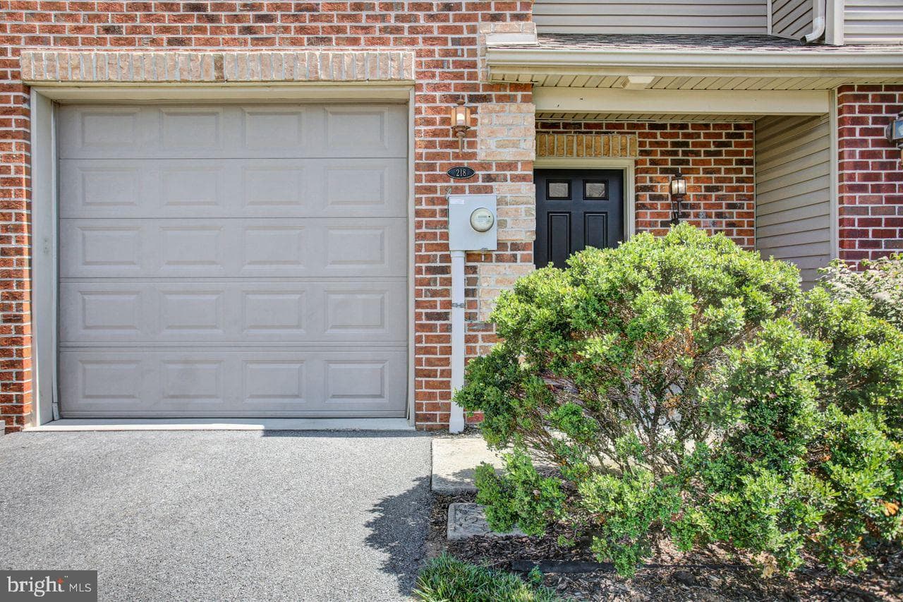 218 Meriweather Drive photo 4