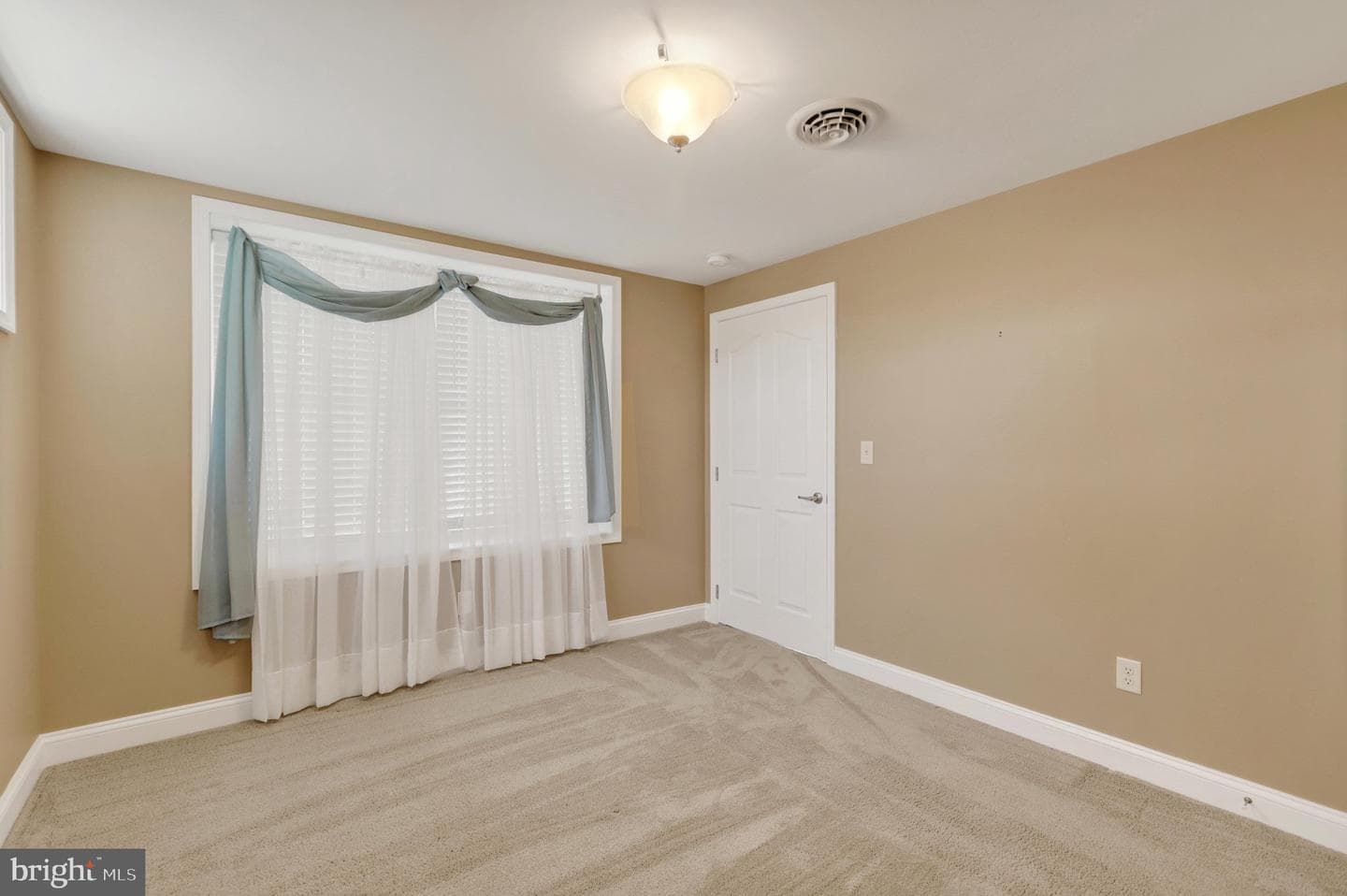 6804 Lytham Lane photo 27