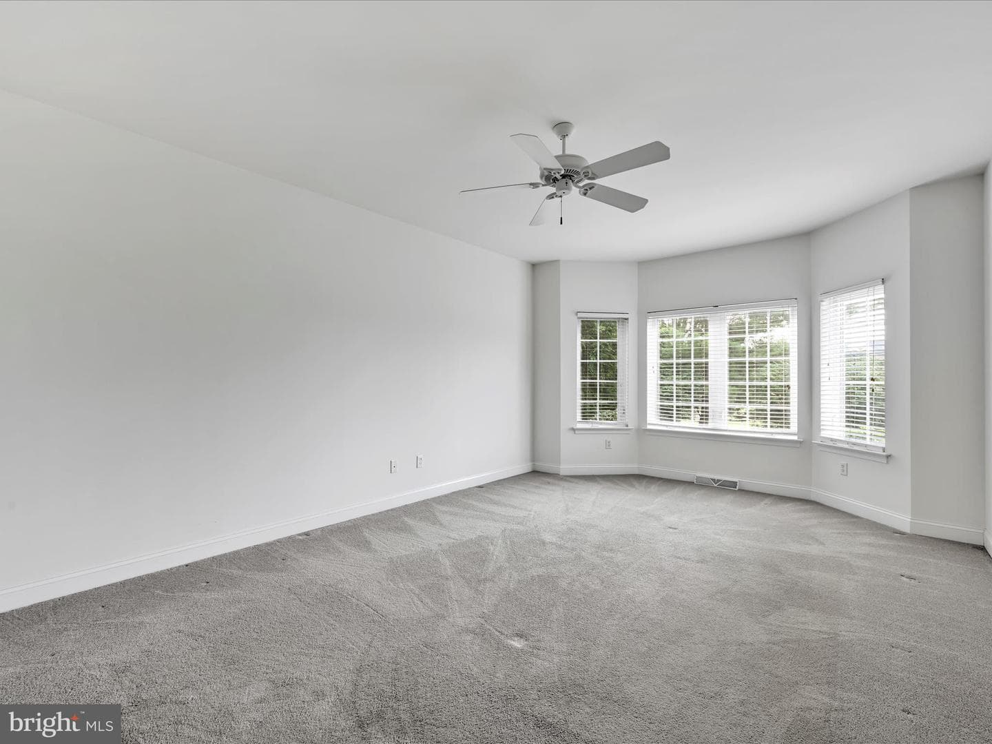 660 Woodfield Drive photo 16