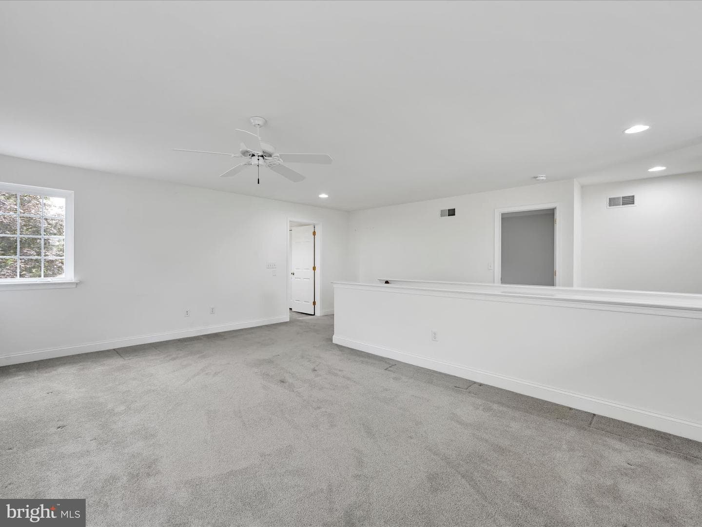 660 Woodfield Drive photo 20