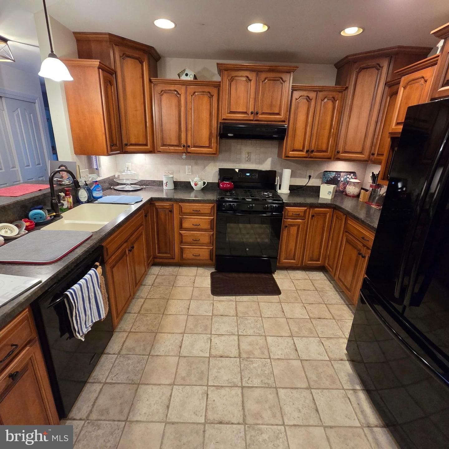 854 Cambridge Drive photo 13