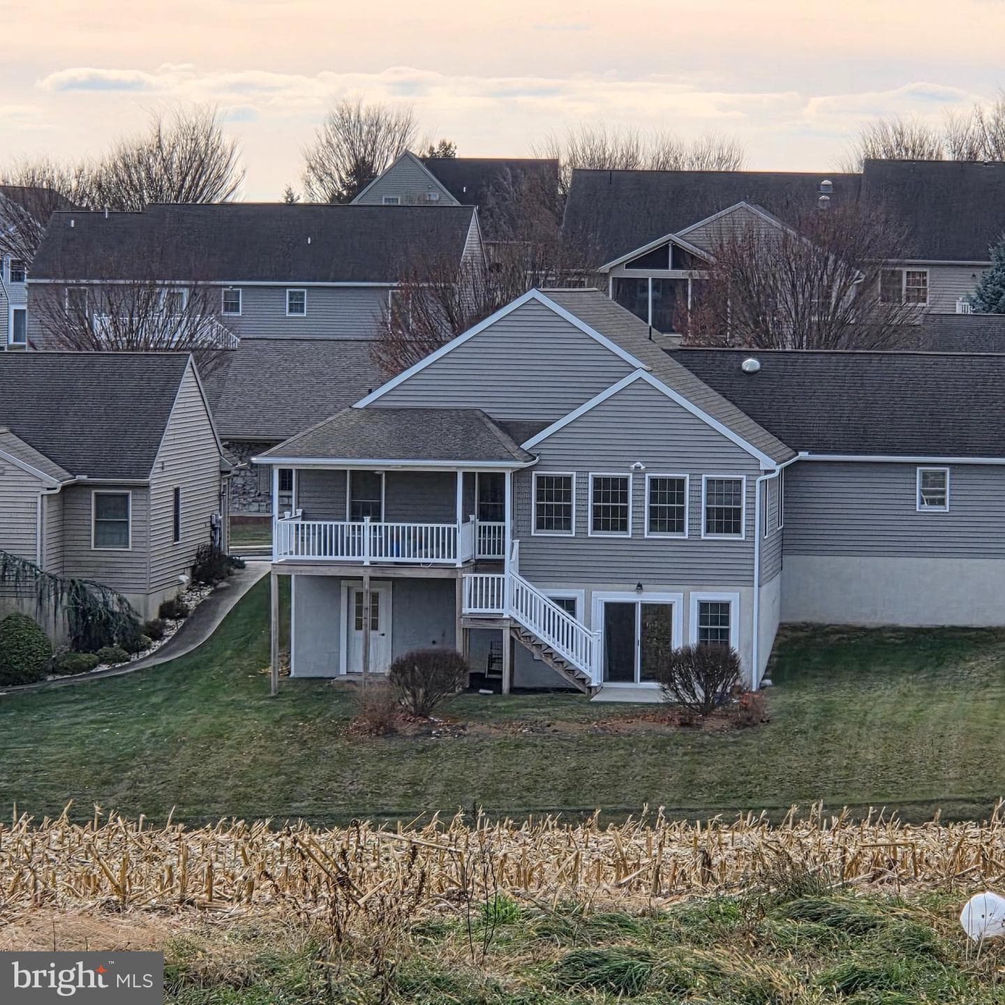 854 Cambridge Drive photo 38