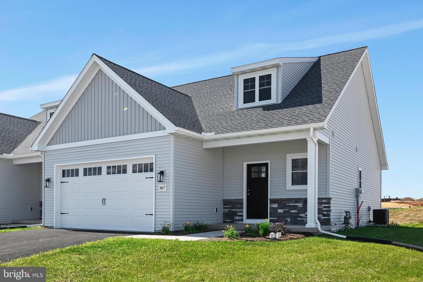 307 Ridgefield Drive photo 4