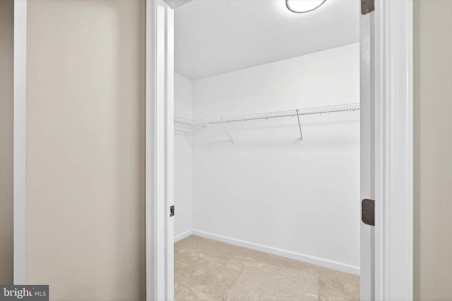 122 Hillard Field photo 31