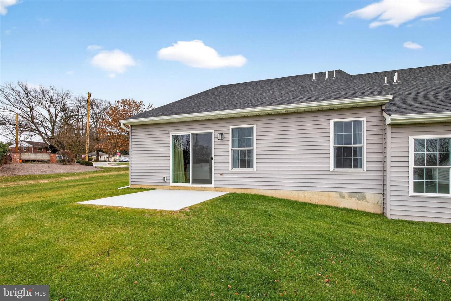 122 Hillard Field photo 44
