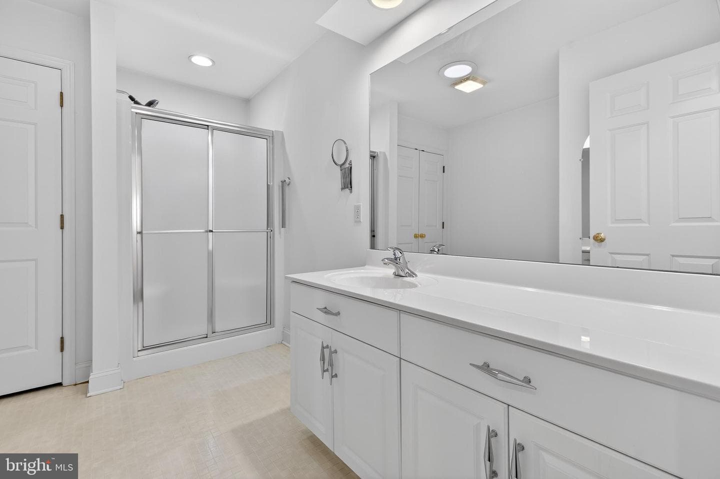 701 Woodfield Drive photo 33