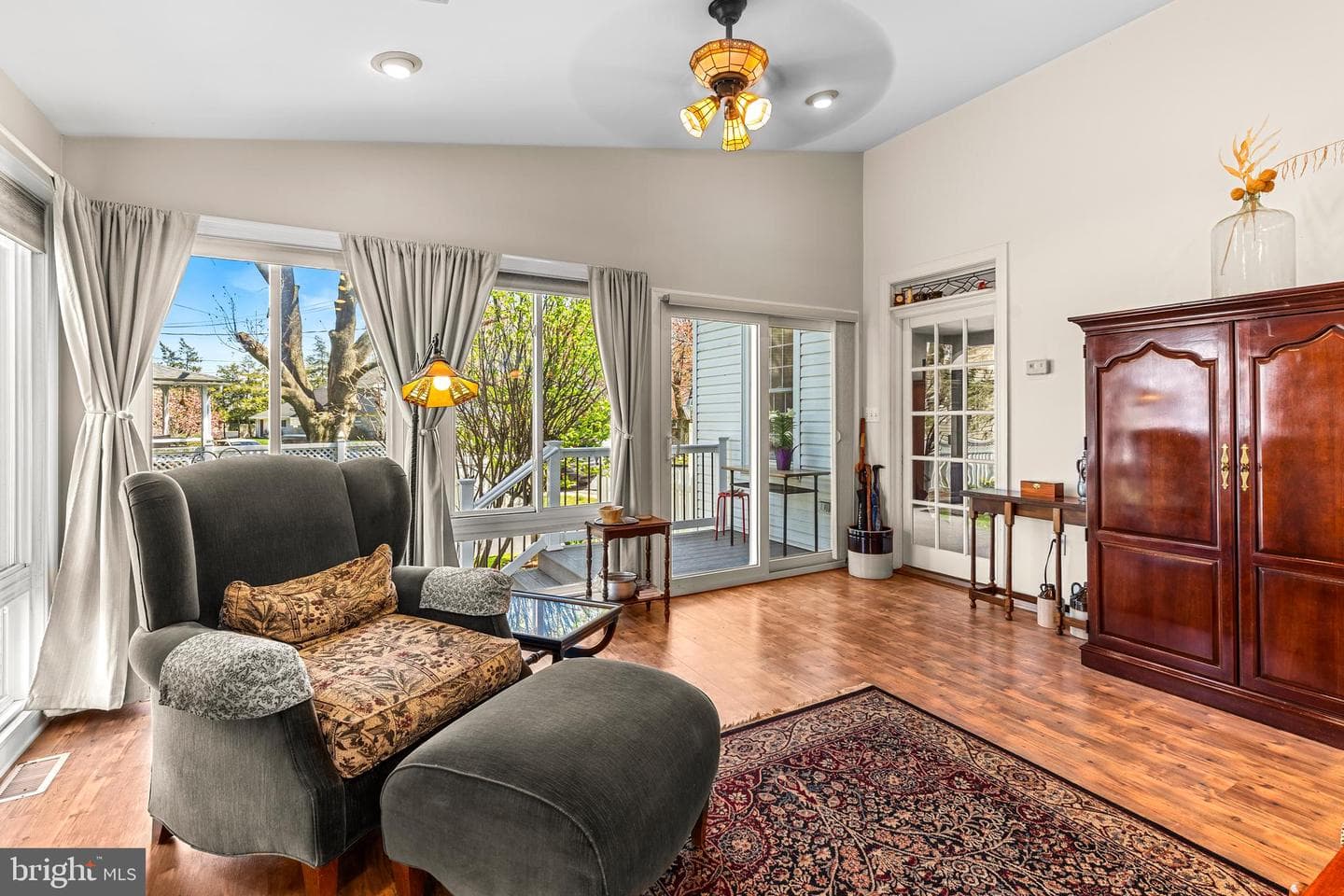 255 Elizabeth Street photo 20