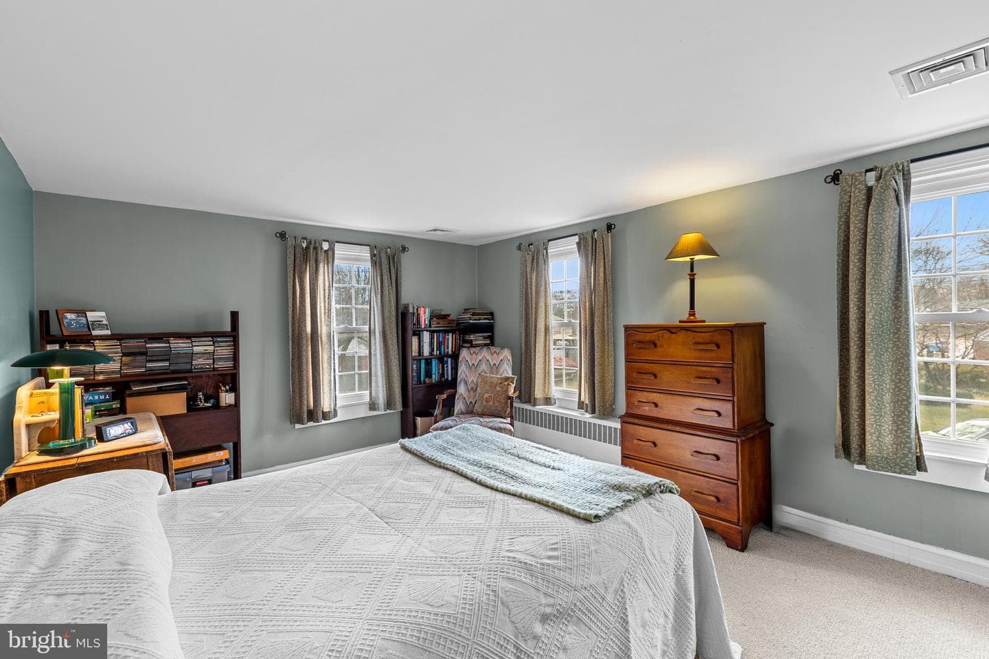 255 Elizabeth Street photo 27