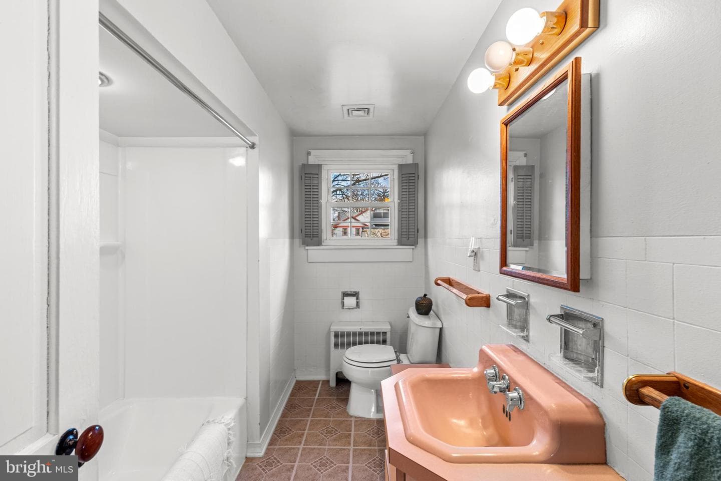 255 Elizabeth Street photo 30
