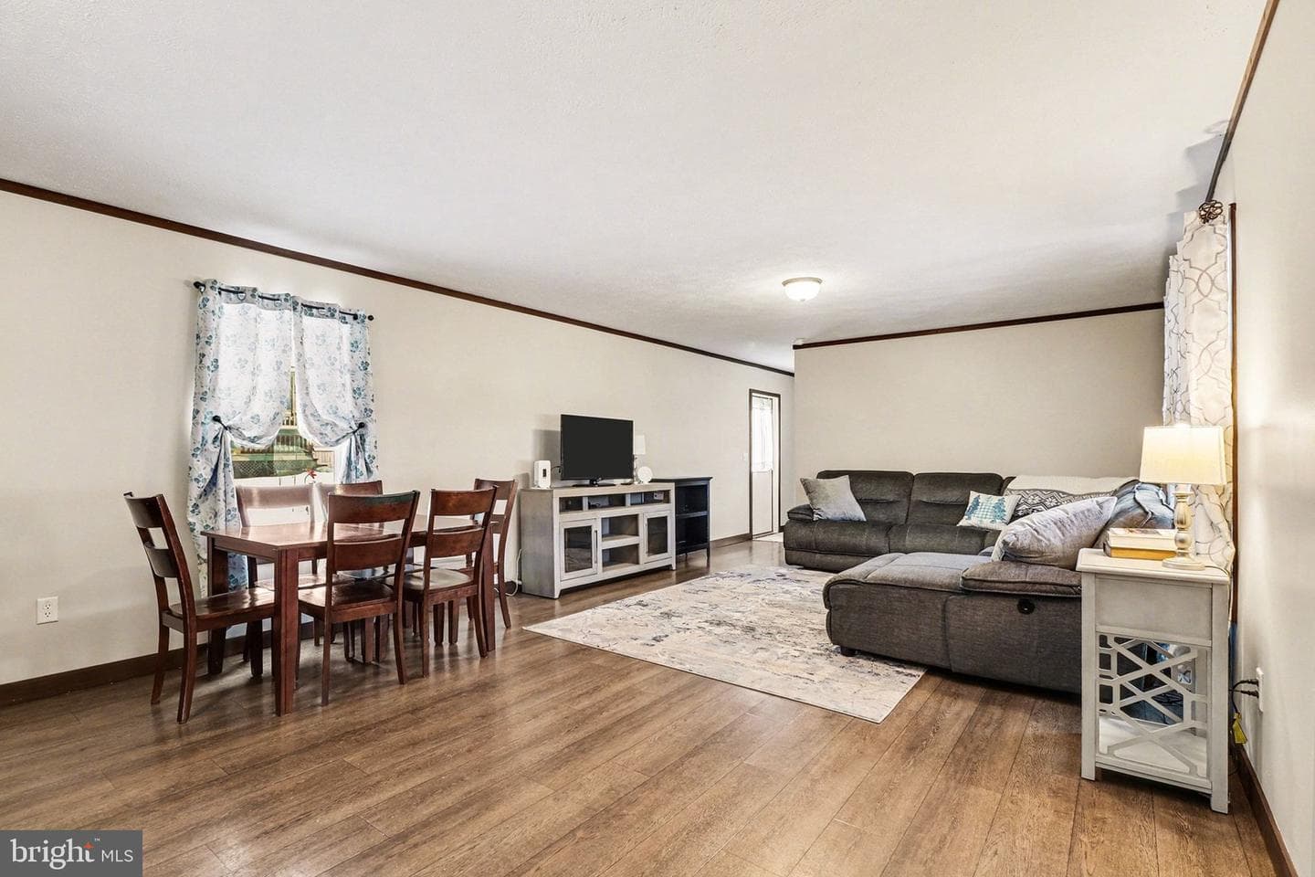 404 Dogwood Lane photo 4