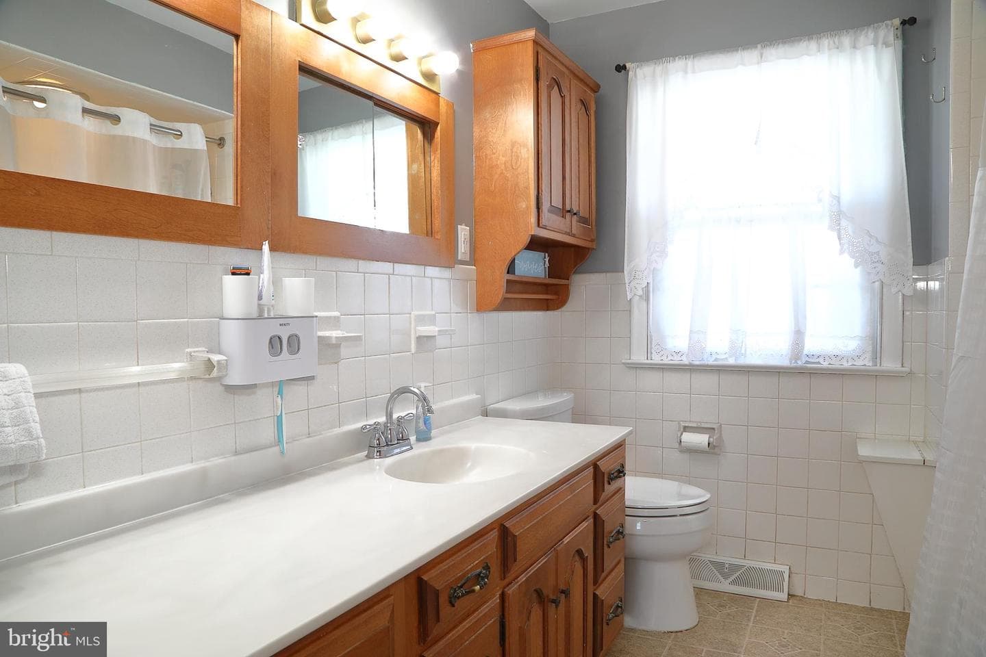 326 E Charlotte Street photo 17