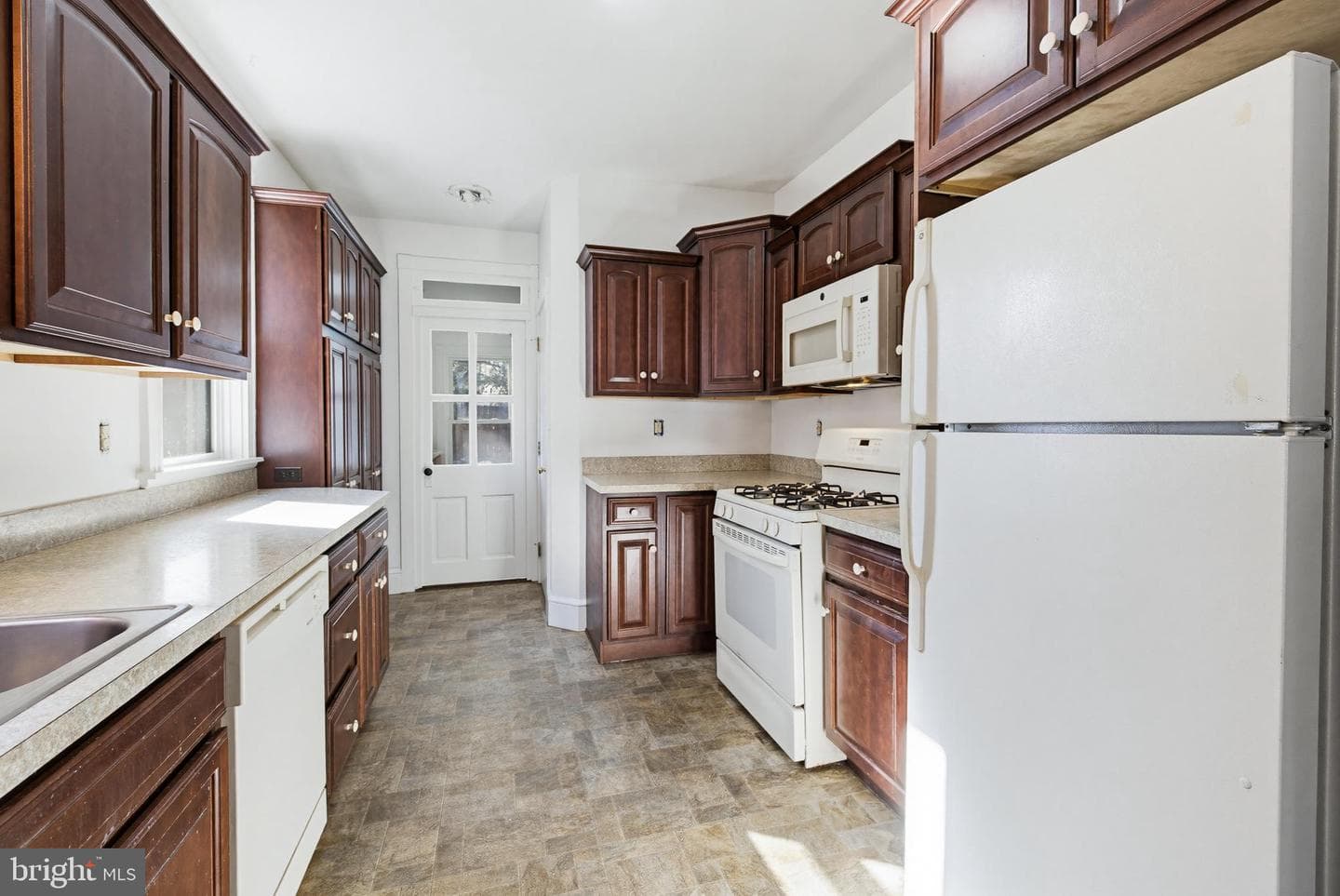544 N Mary Street photo 11