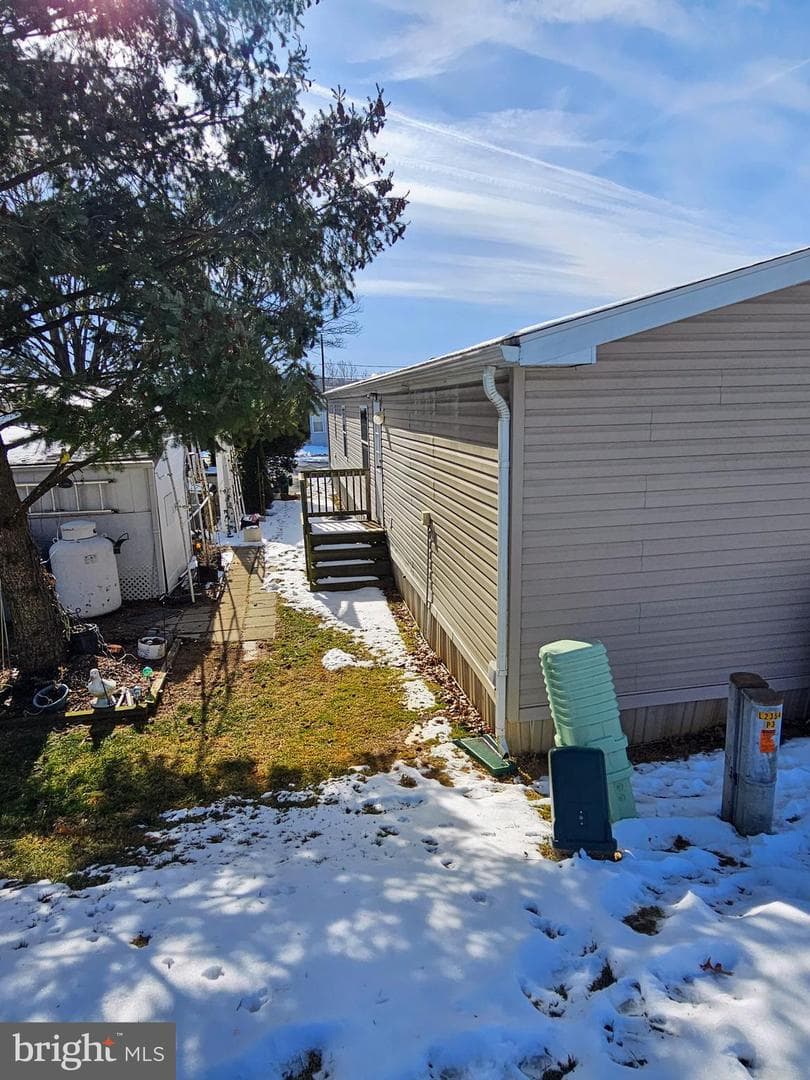 927 Emerald Street photo 28