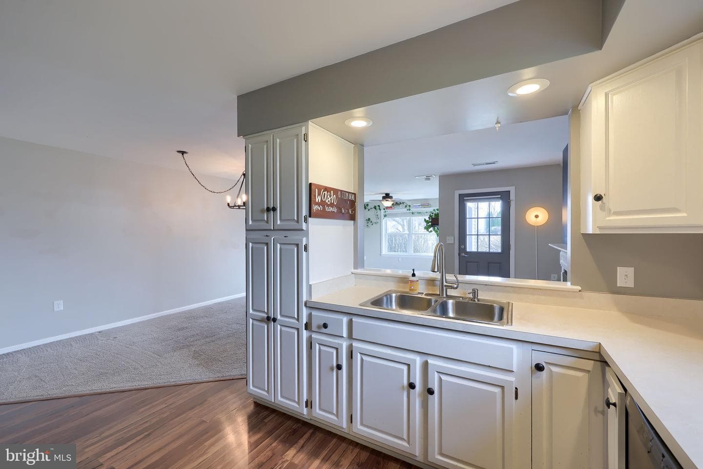 100 Pepperton Court photo 17