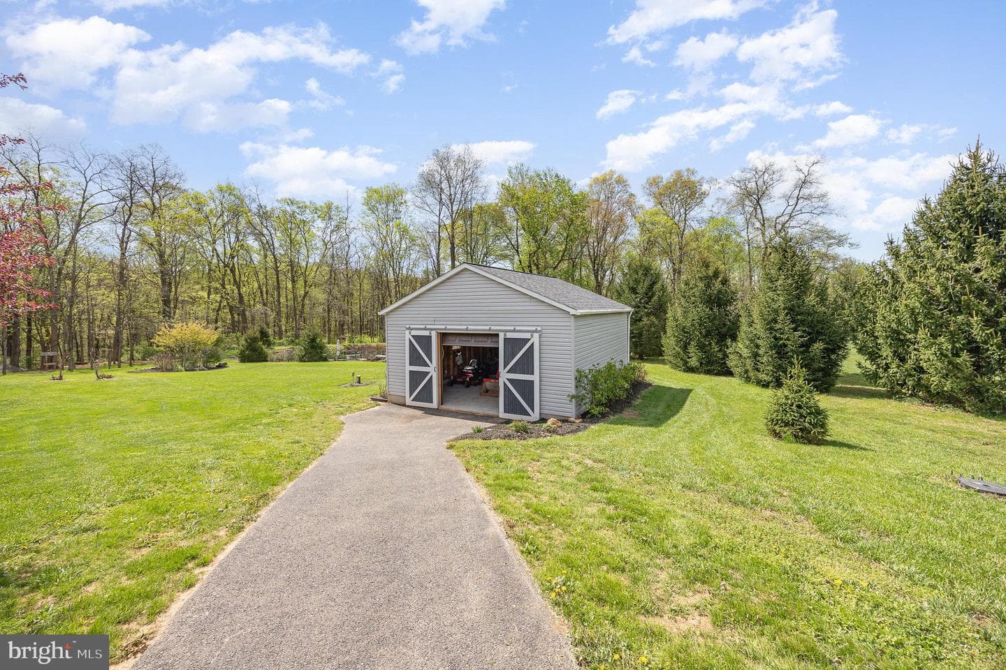 115 Monument Drive photo 30