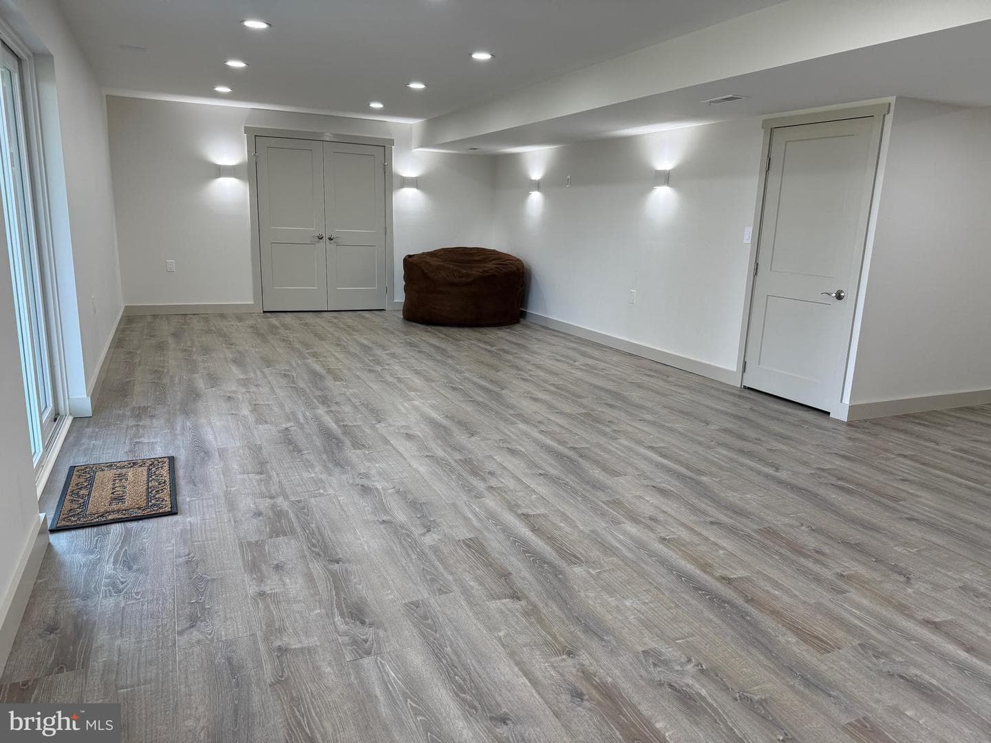 220 Pebble Drive photo 32