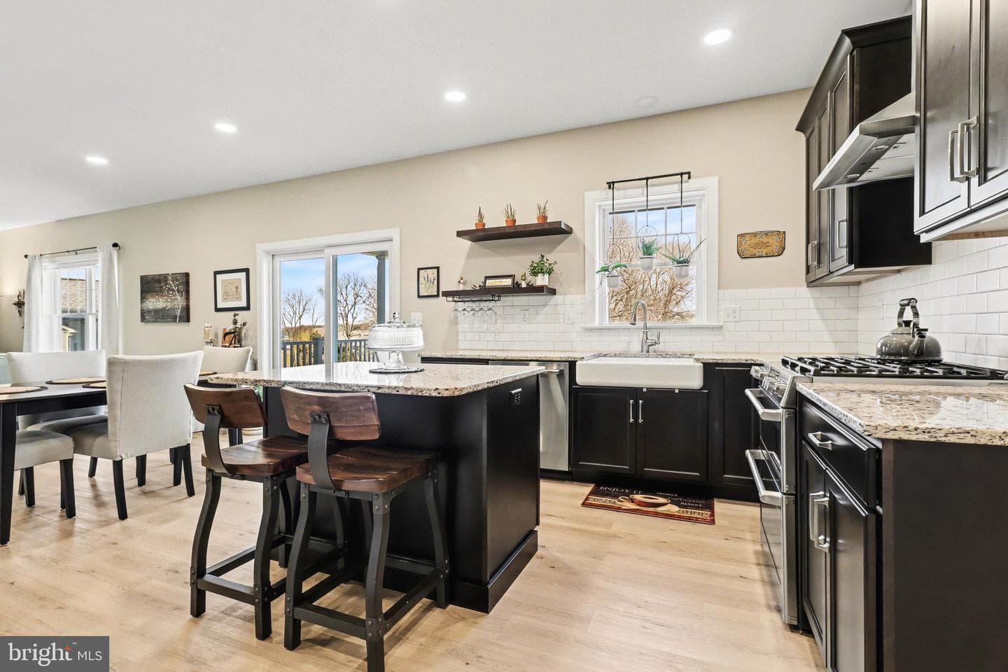 220 Pebble Drive photo 9