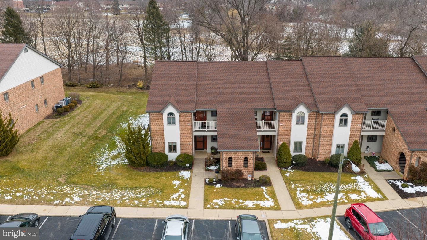 225 Black Oak Drive photo 2