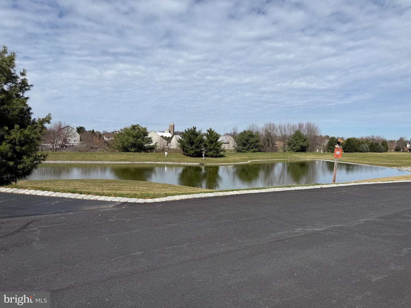 631 Thoreau Drive photo 3