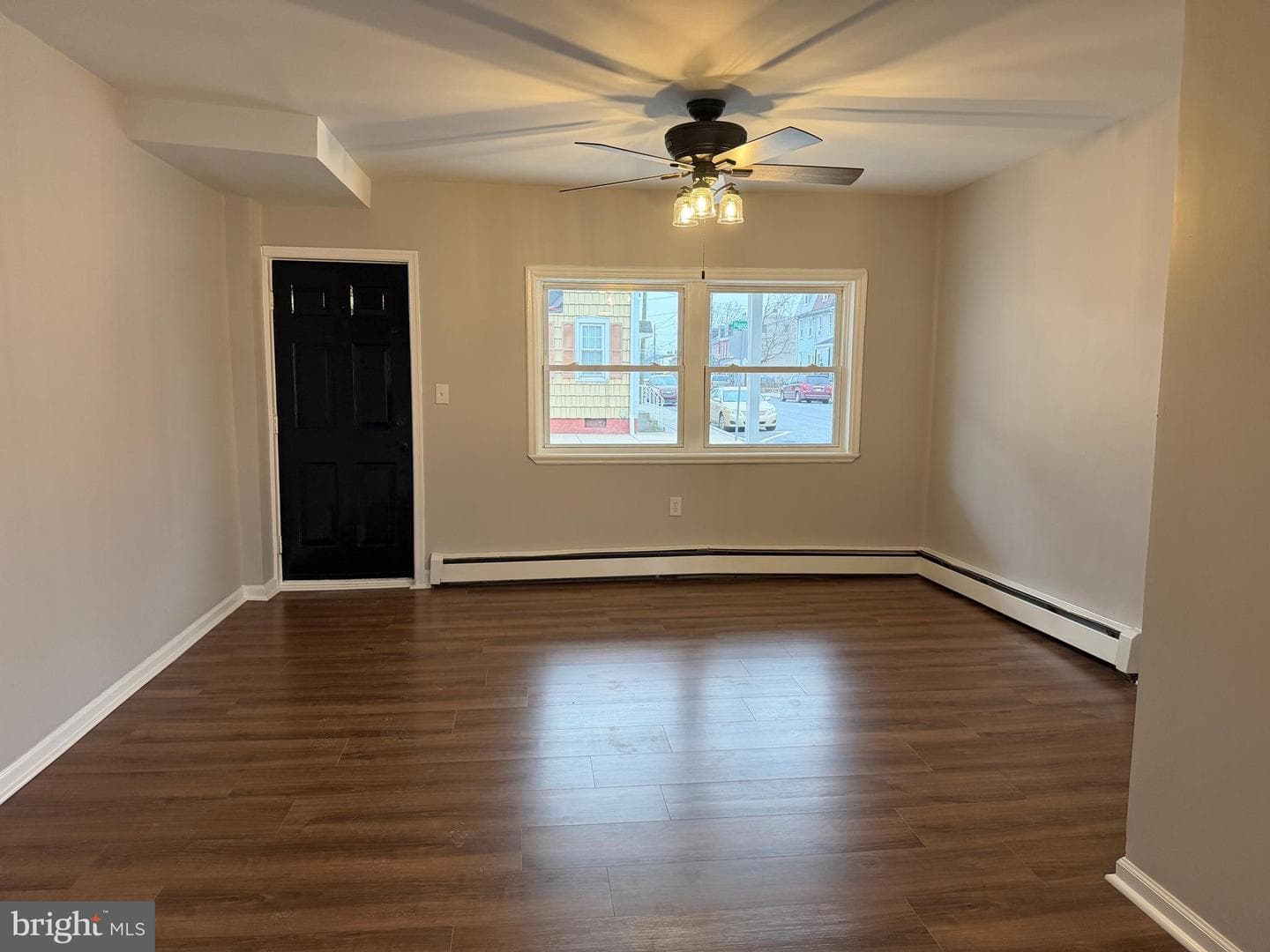 601 Manor Street photo 8