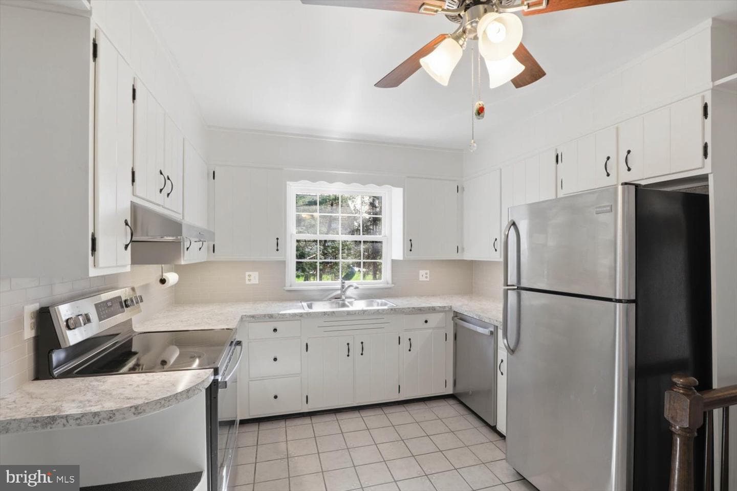 325 Balmer Road photo 8