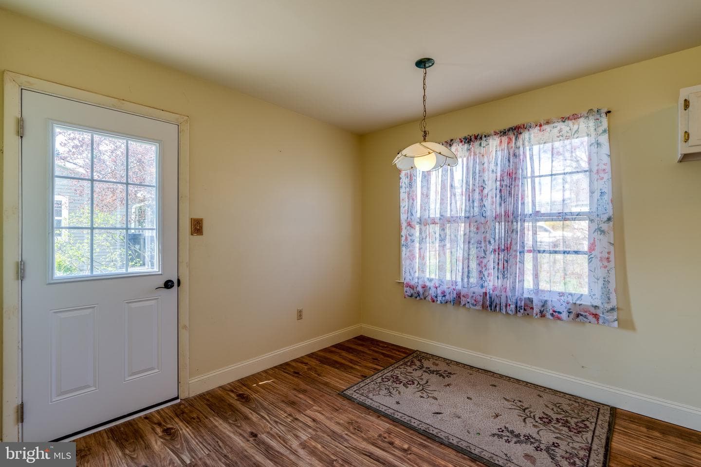 533 Martin Avenue photo 10