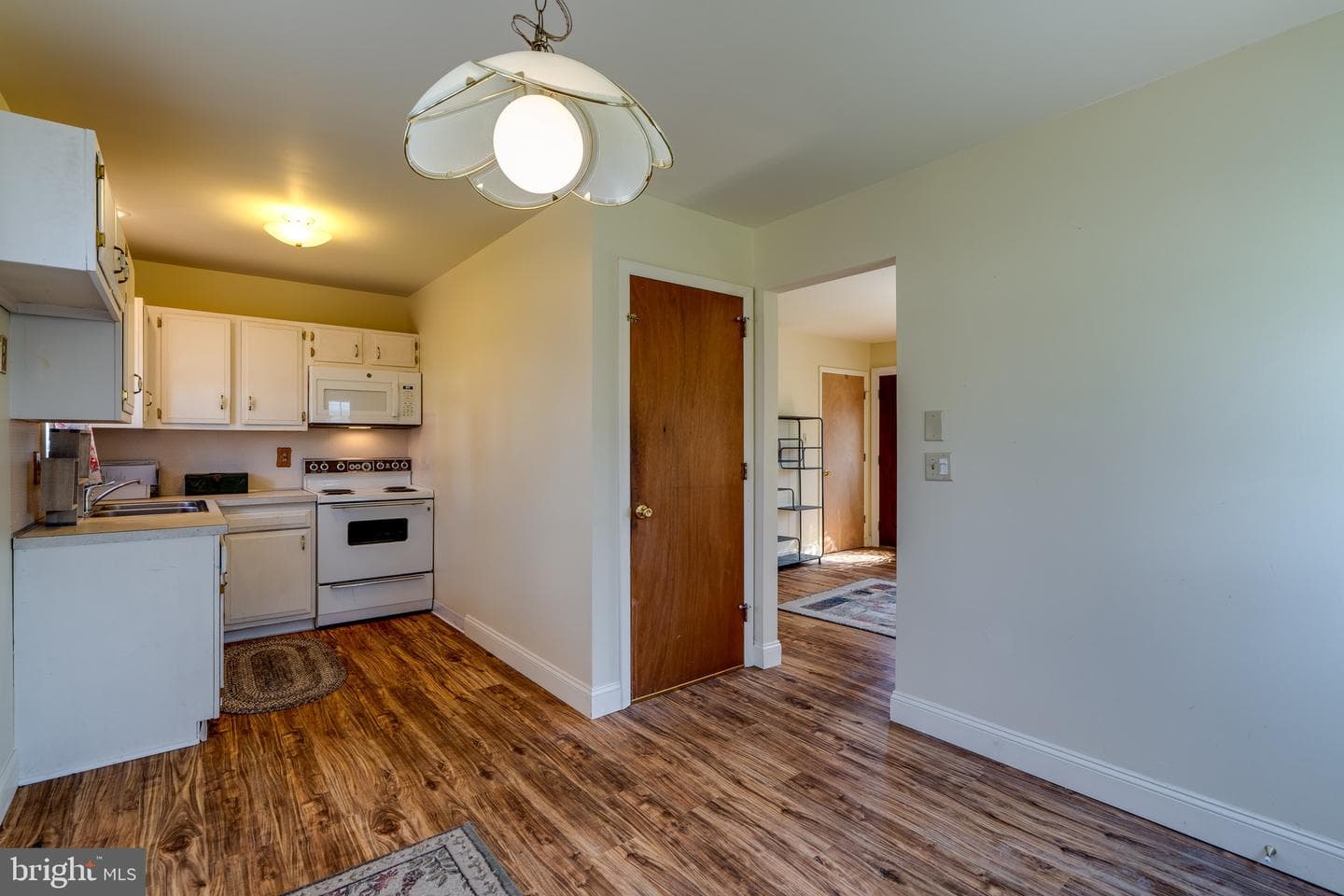 533 Martin Avenue photo 12
