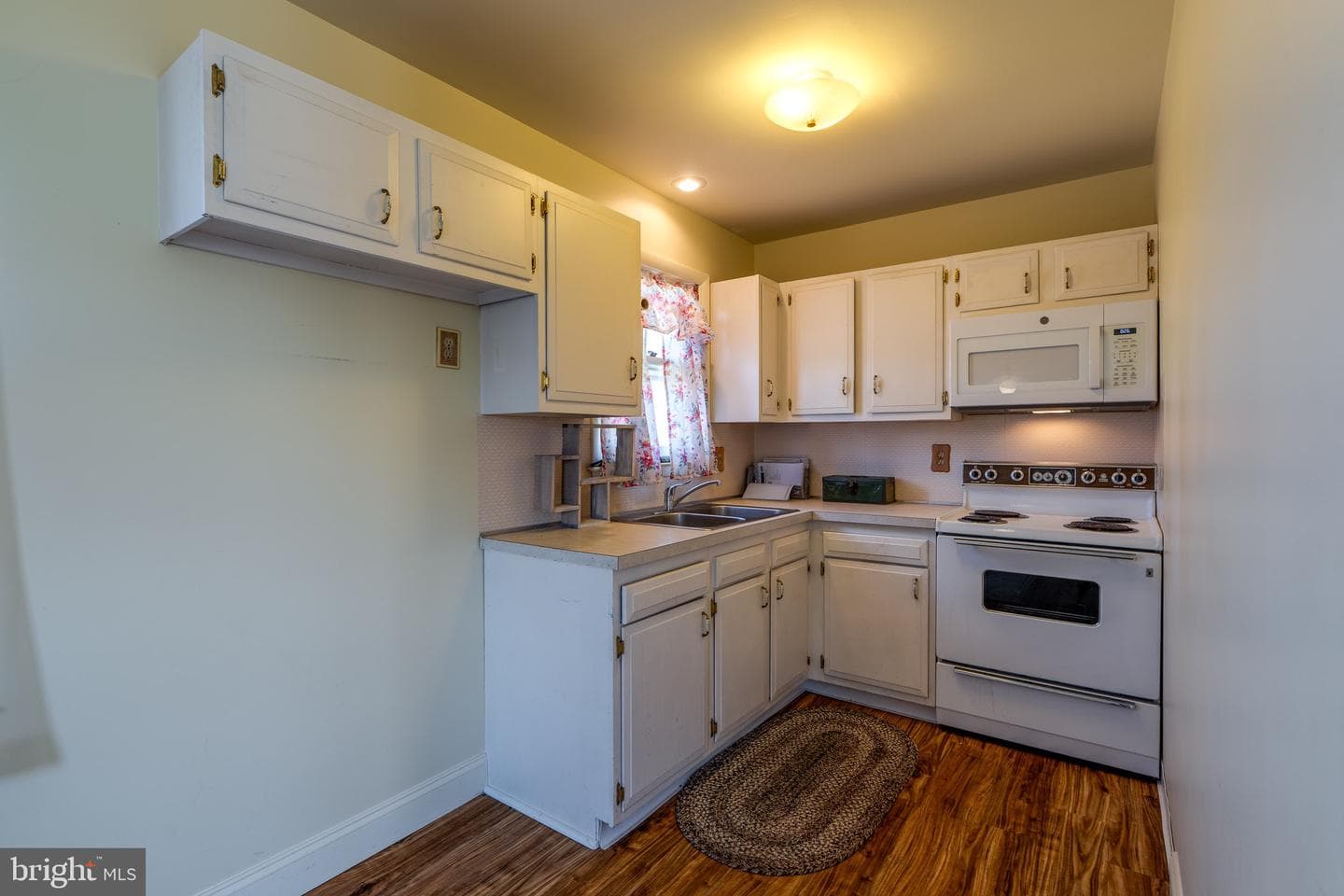 533 Martin Avenue photo 14