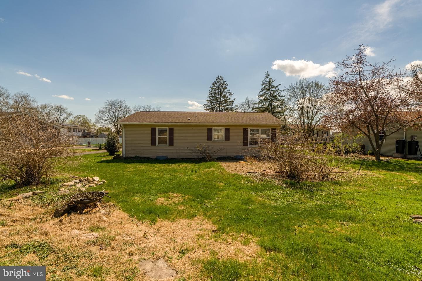 533 Martin Avenue photo 31