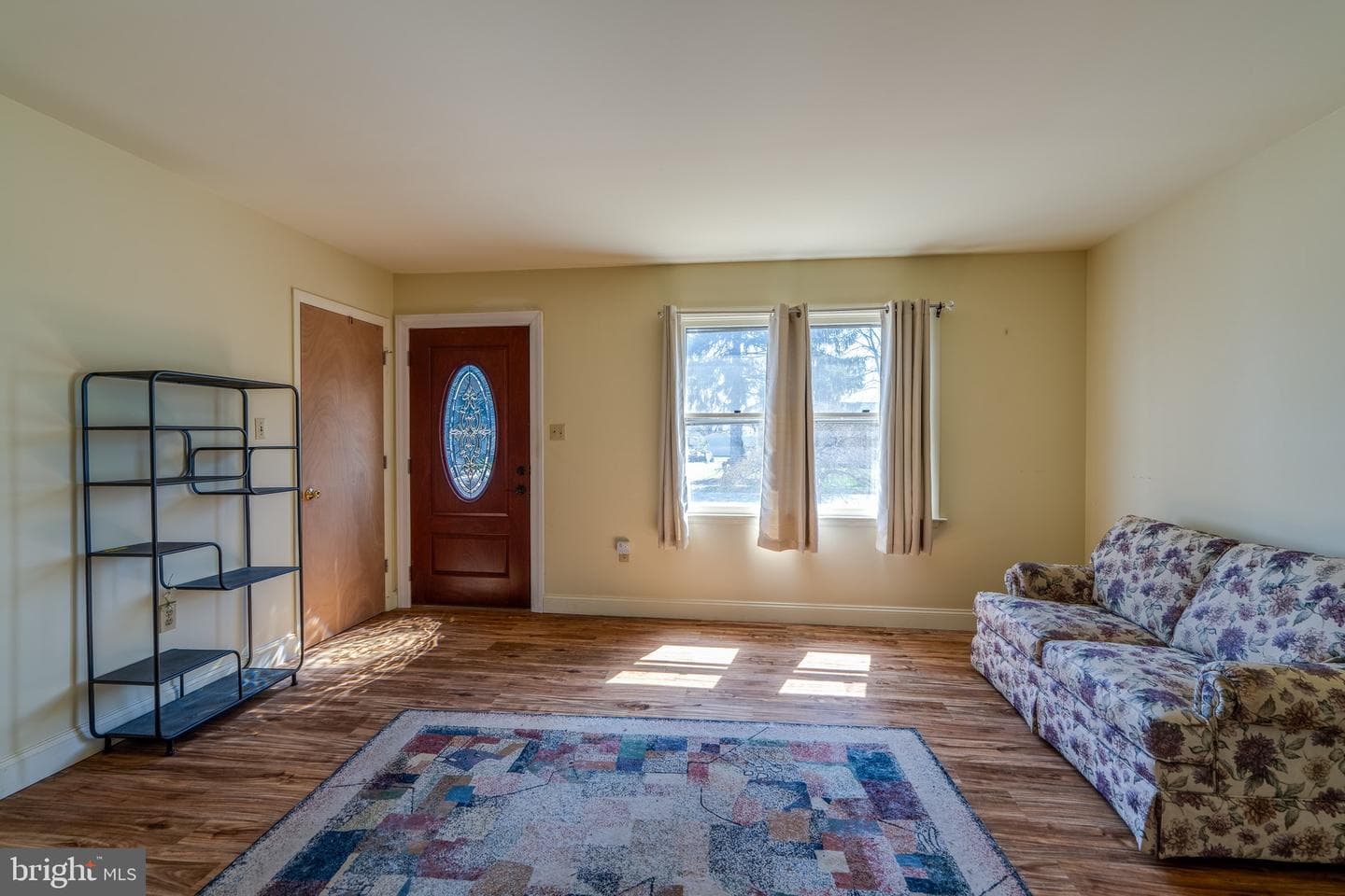 533 Martin Avenue photo 9