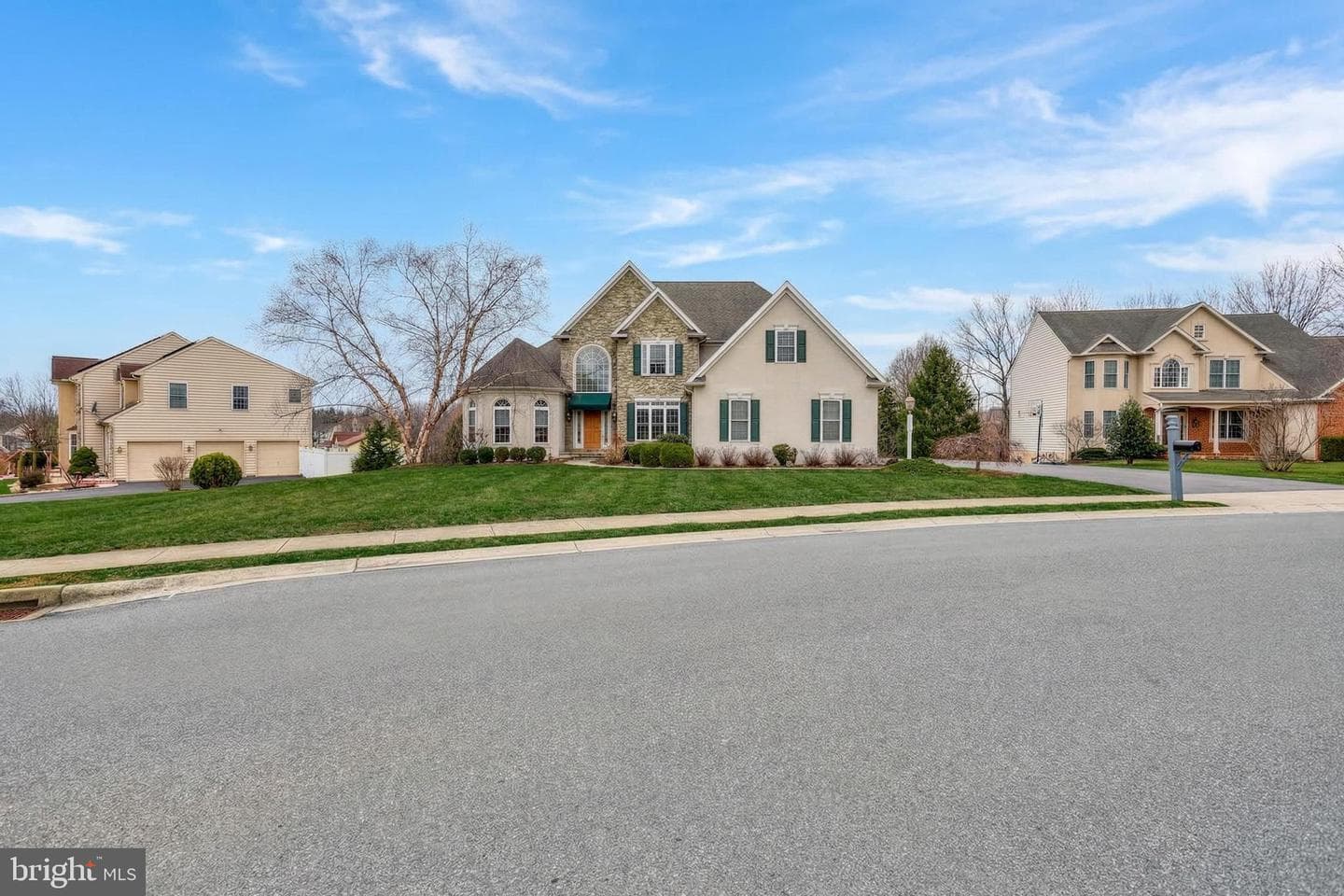 395 Ecker Drive photo 3