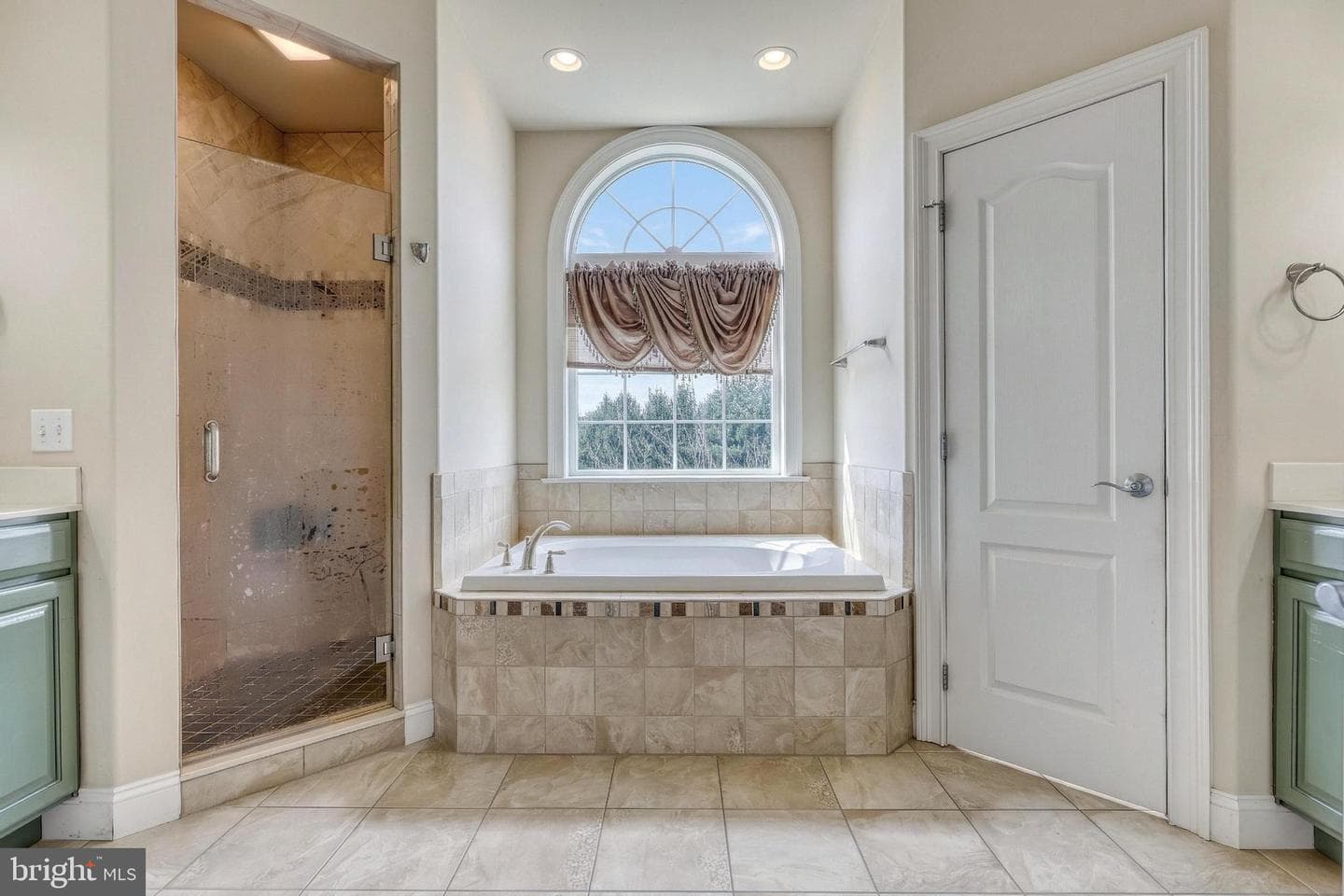 395 Ecker Drive photo 45