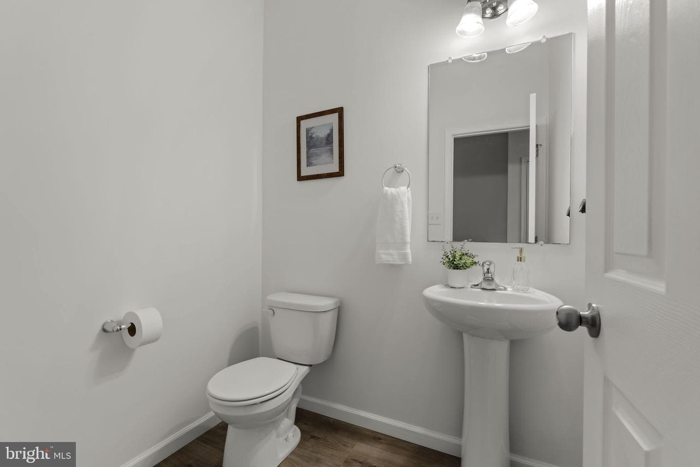 586 Stockdale Drive photo 22