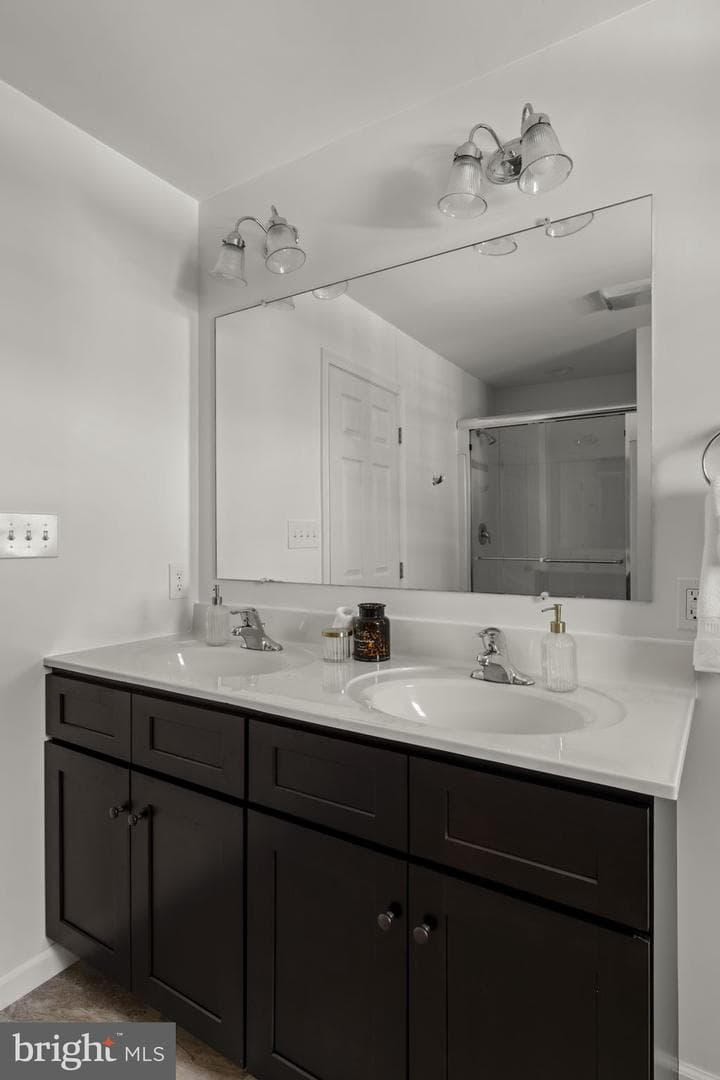 586 Stockdale Drive photo 31