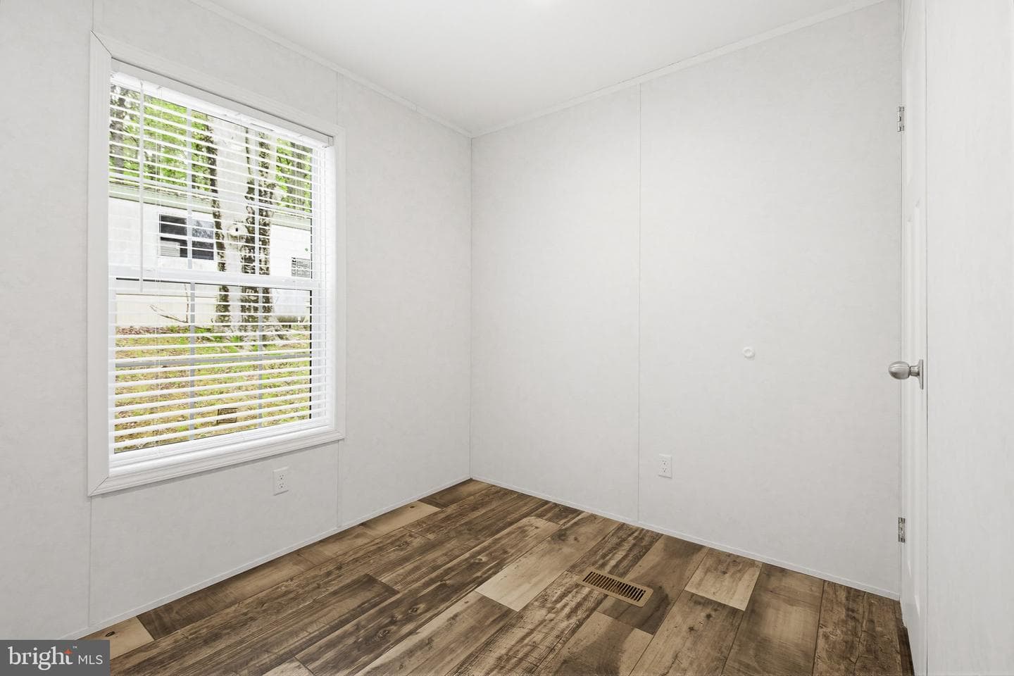 503 Cedar Ln photo 20