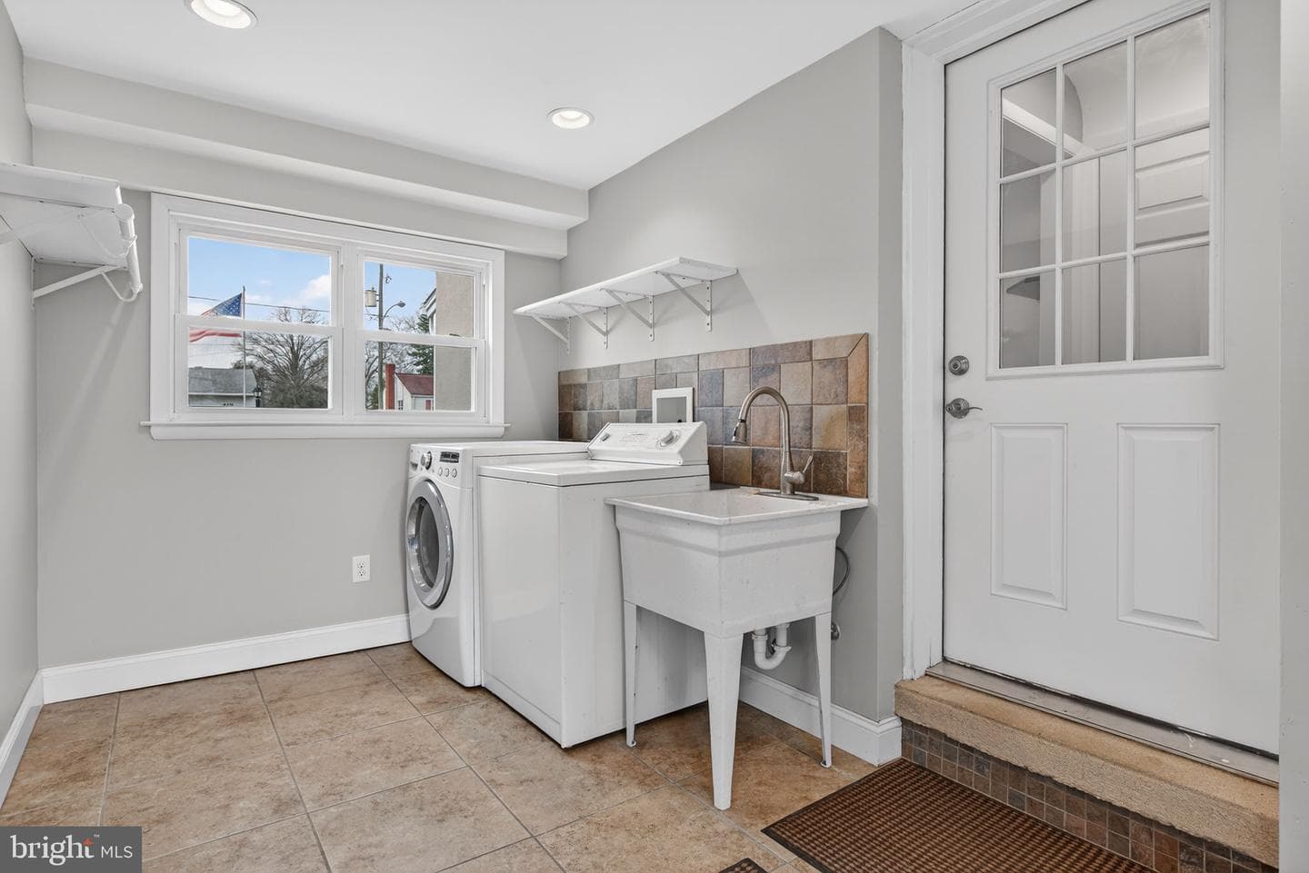 409 Delta Street photo 16