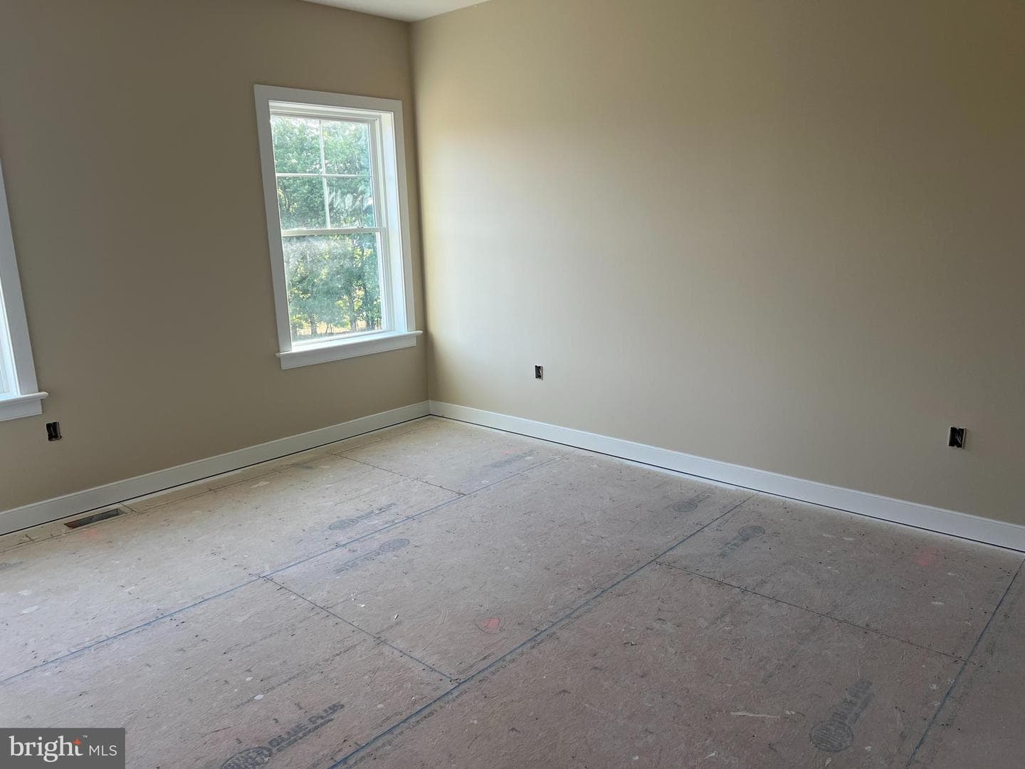 380 Ridgefield Dr photo 9