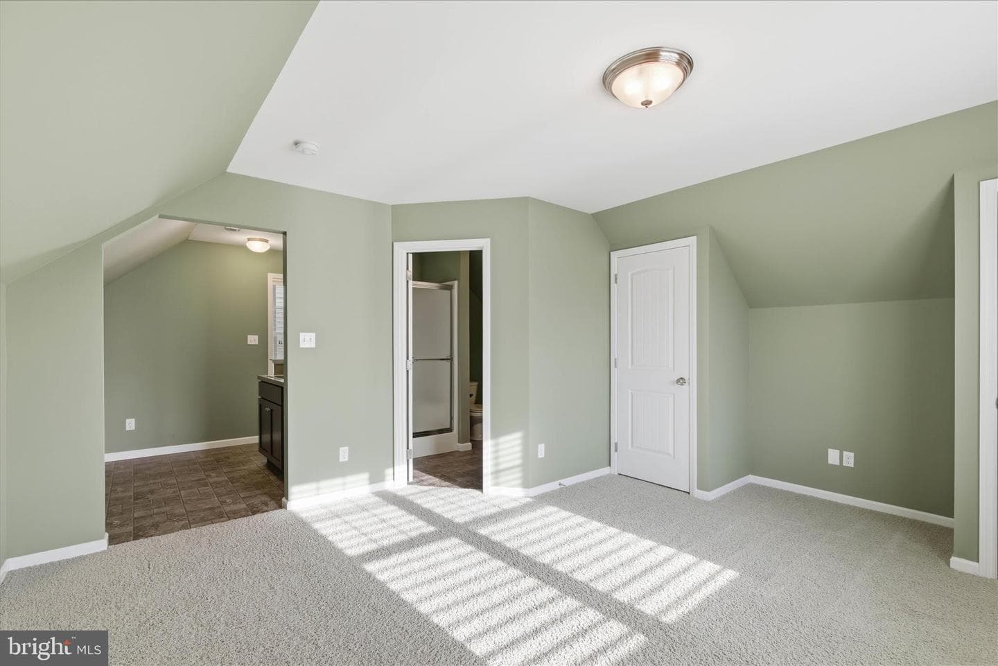 664 Richmond Drive photo 45