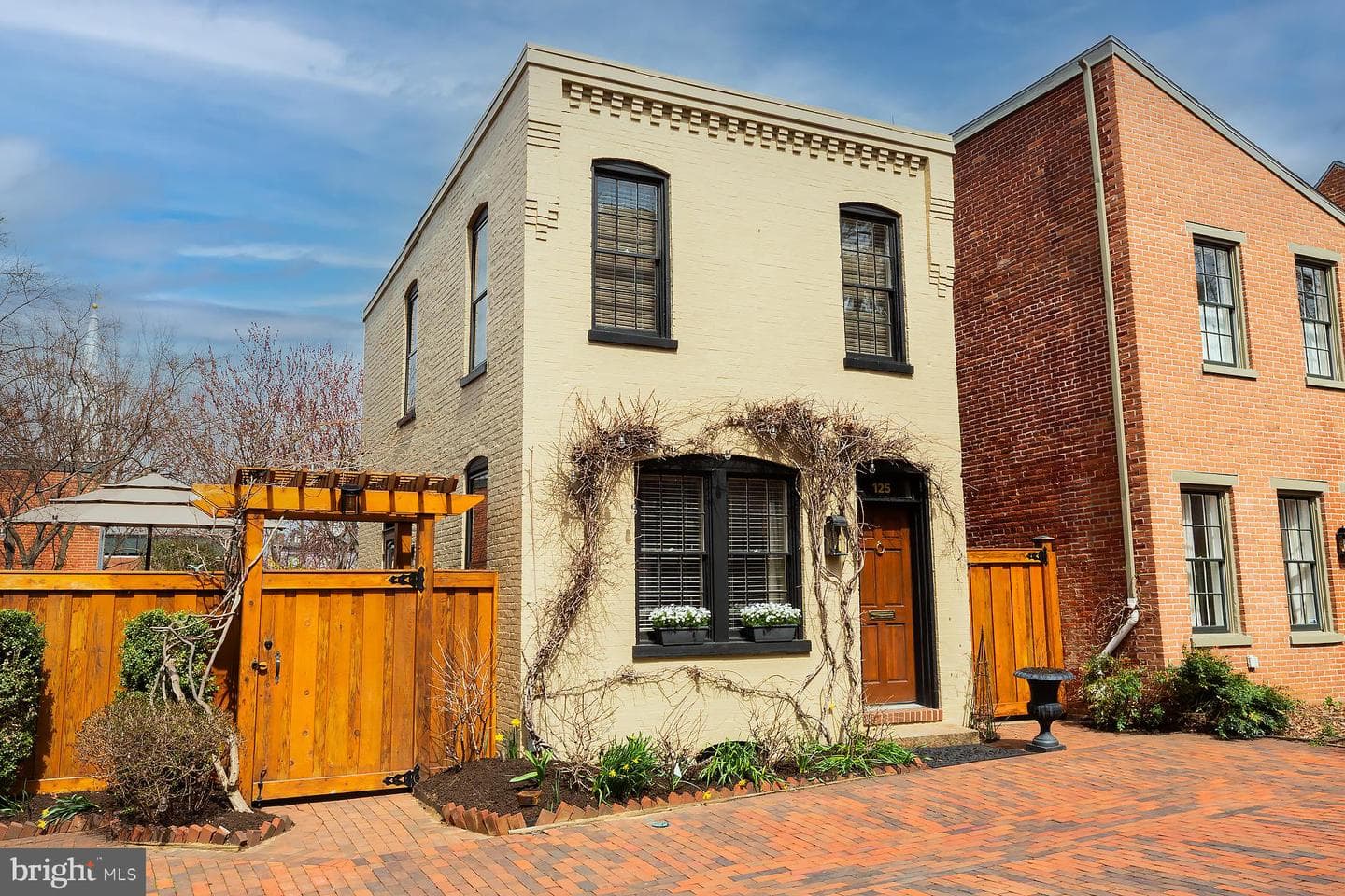 125 S Duke Street photo 40