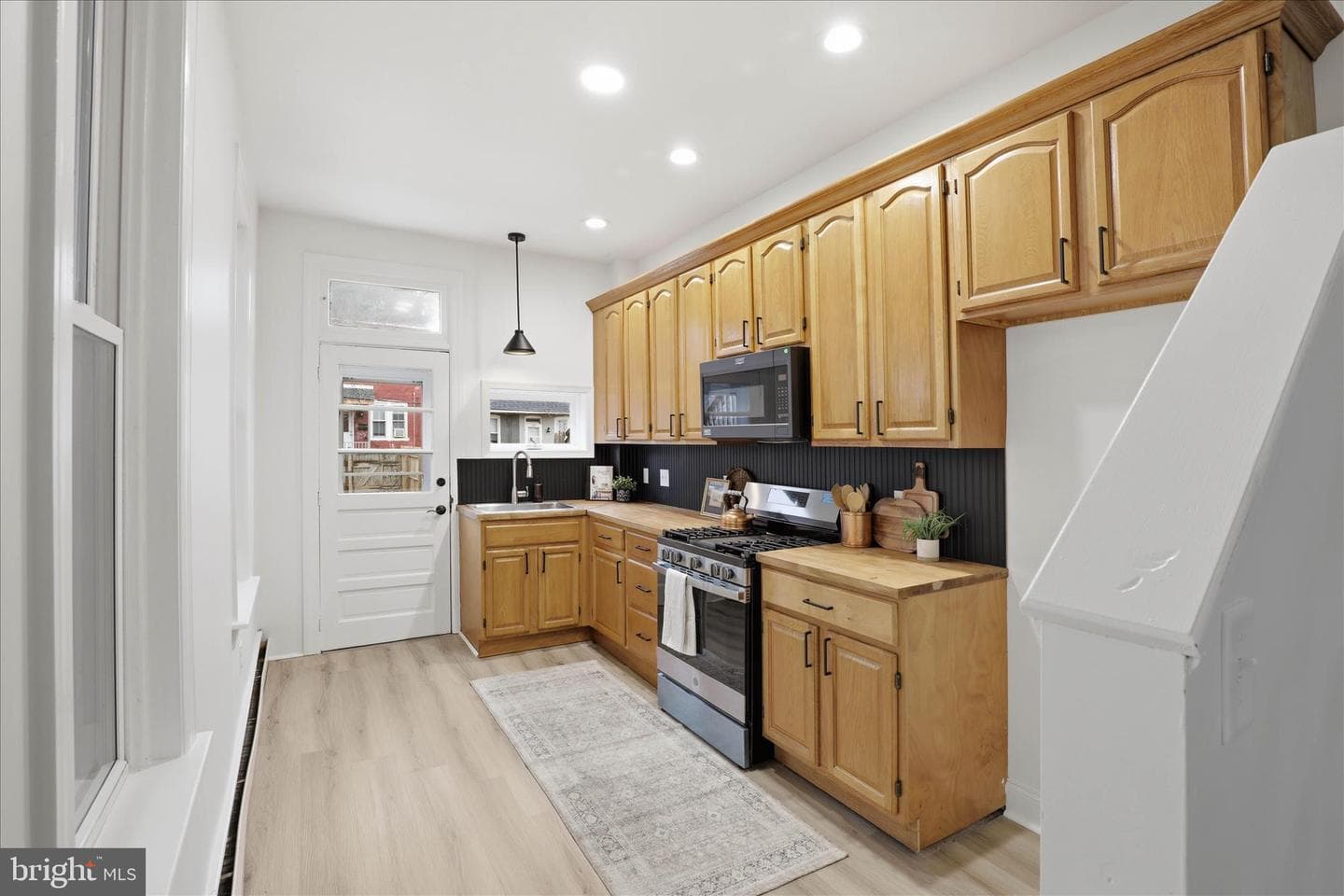 327 Hazel Street photo 10