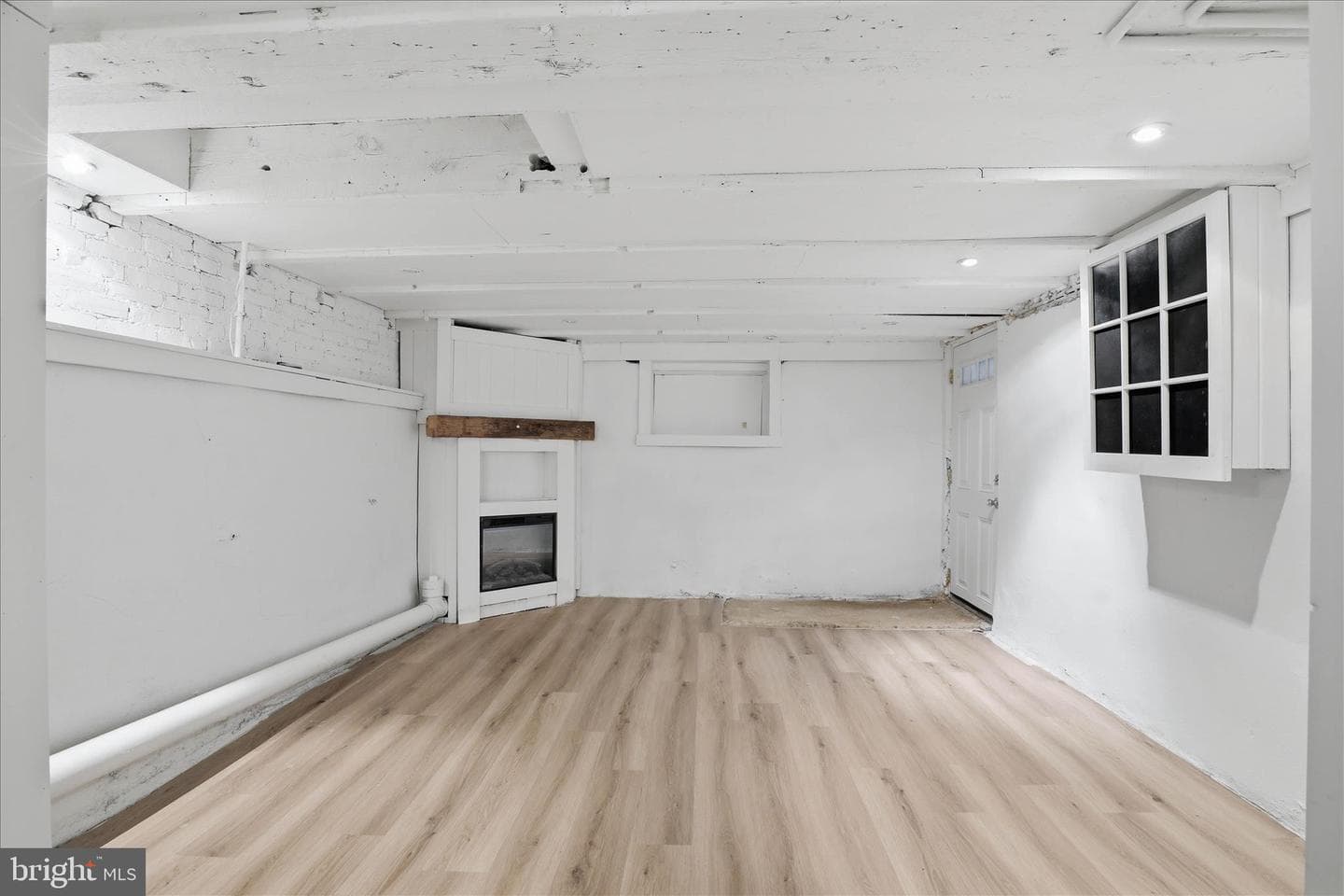 327 Hazel Street photo 32