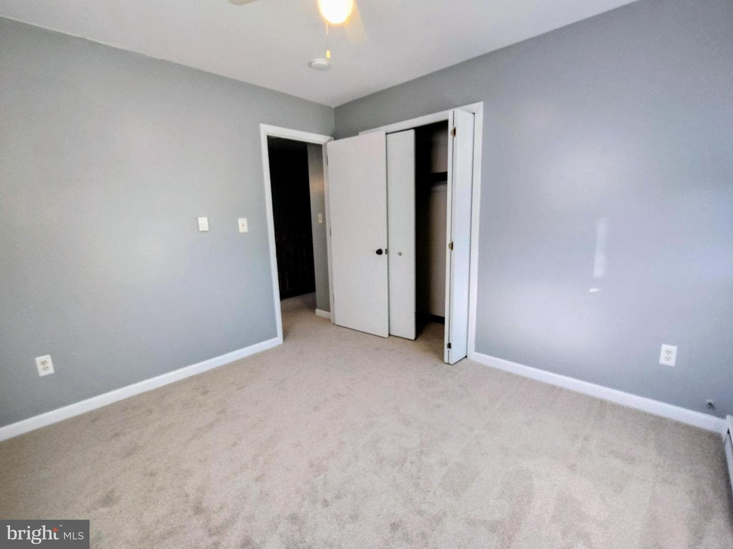827 S Locust Street photo 19