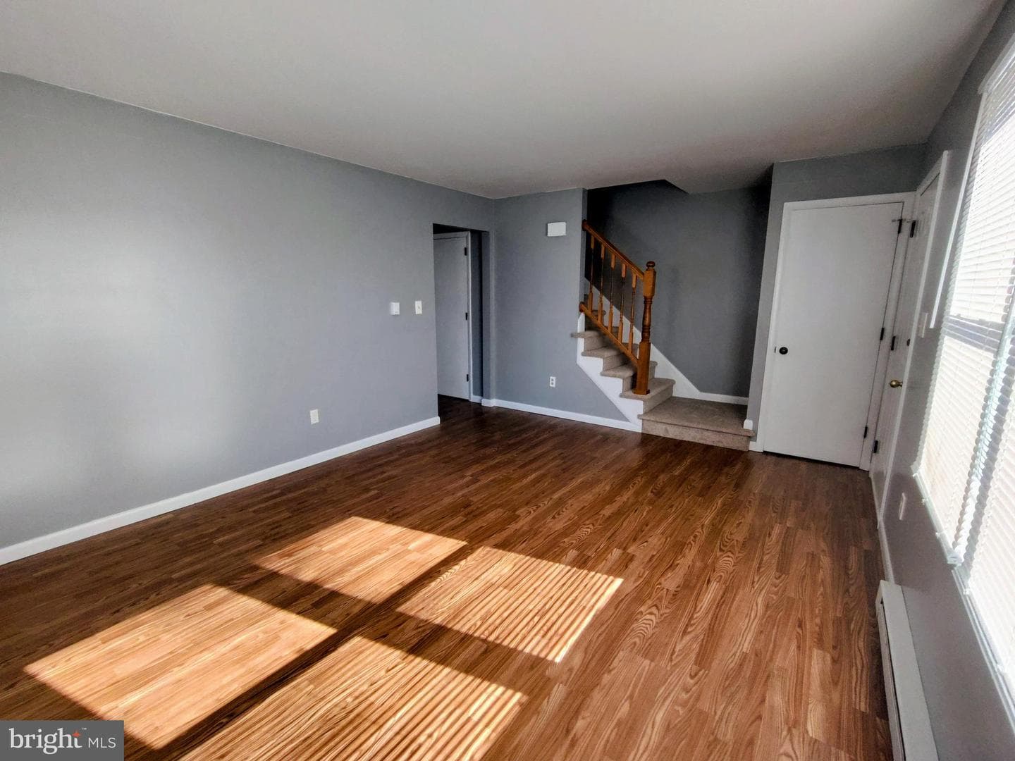 827 S Locust Street photo 4