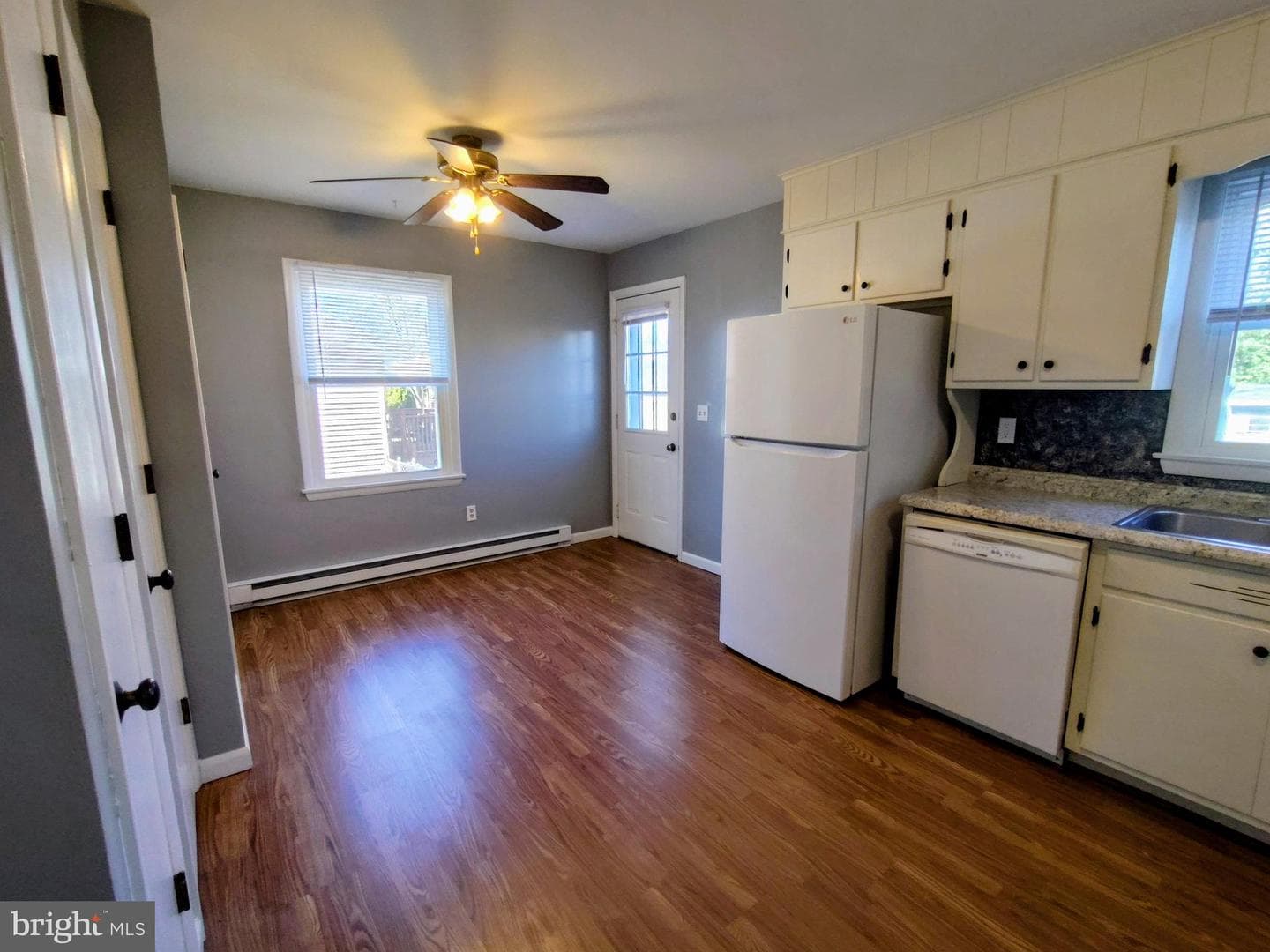 827 S Locust Street photo 9